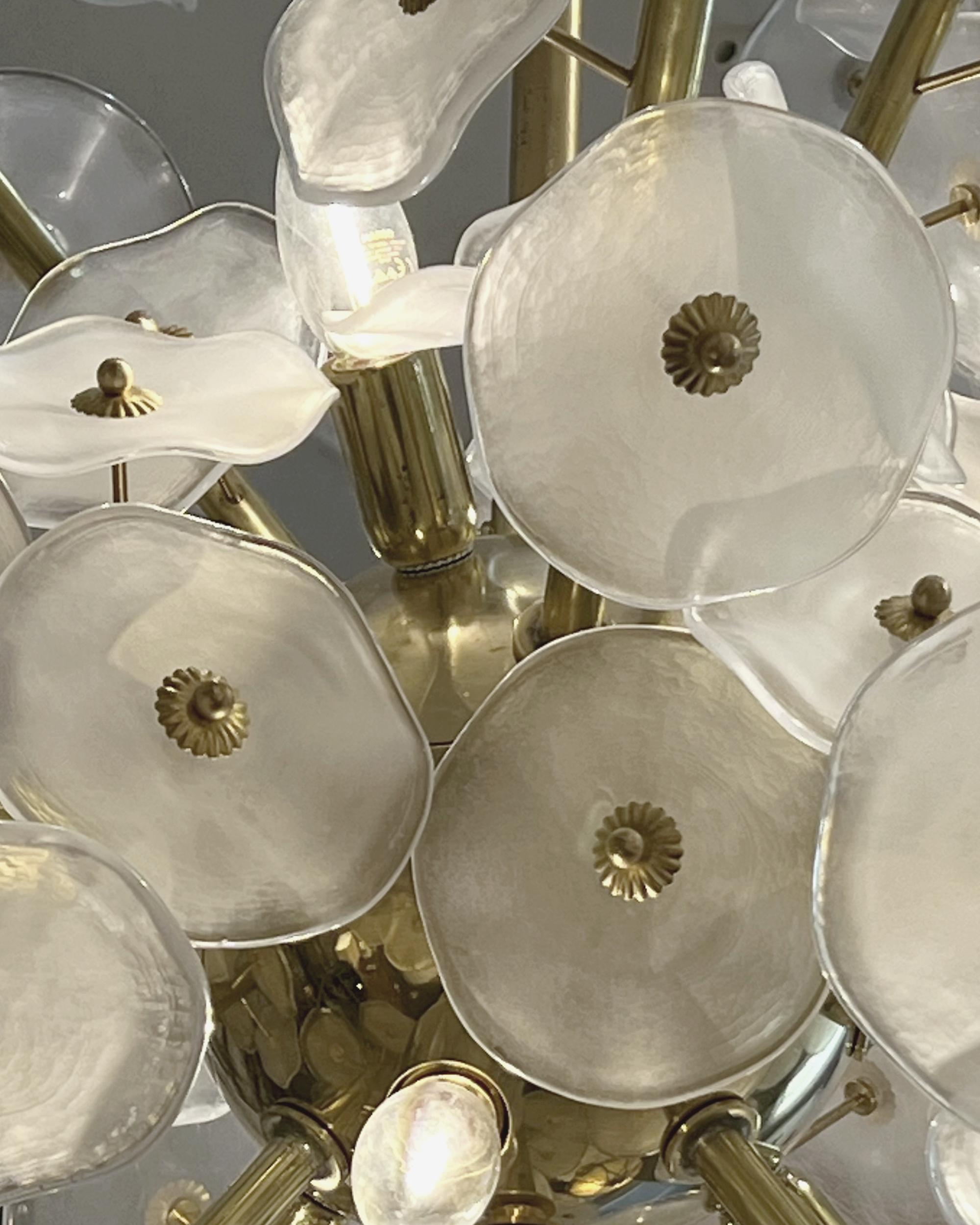Late 20th Century Large “flowers” chandelier. Murano Italy circa 1980.