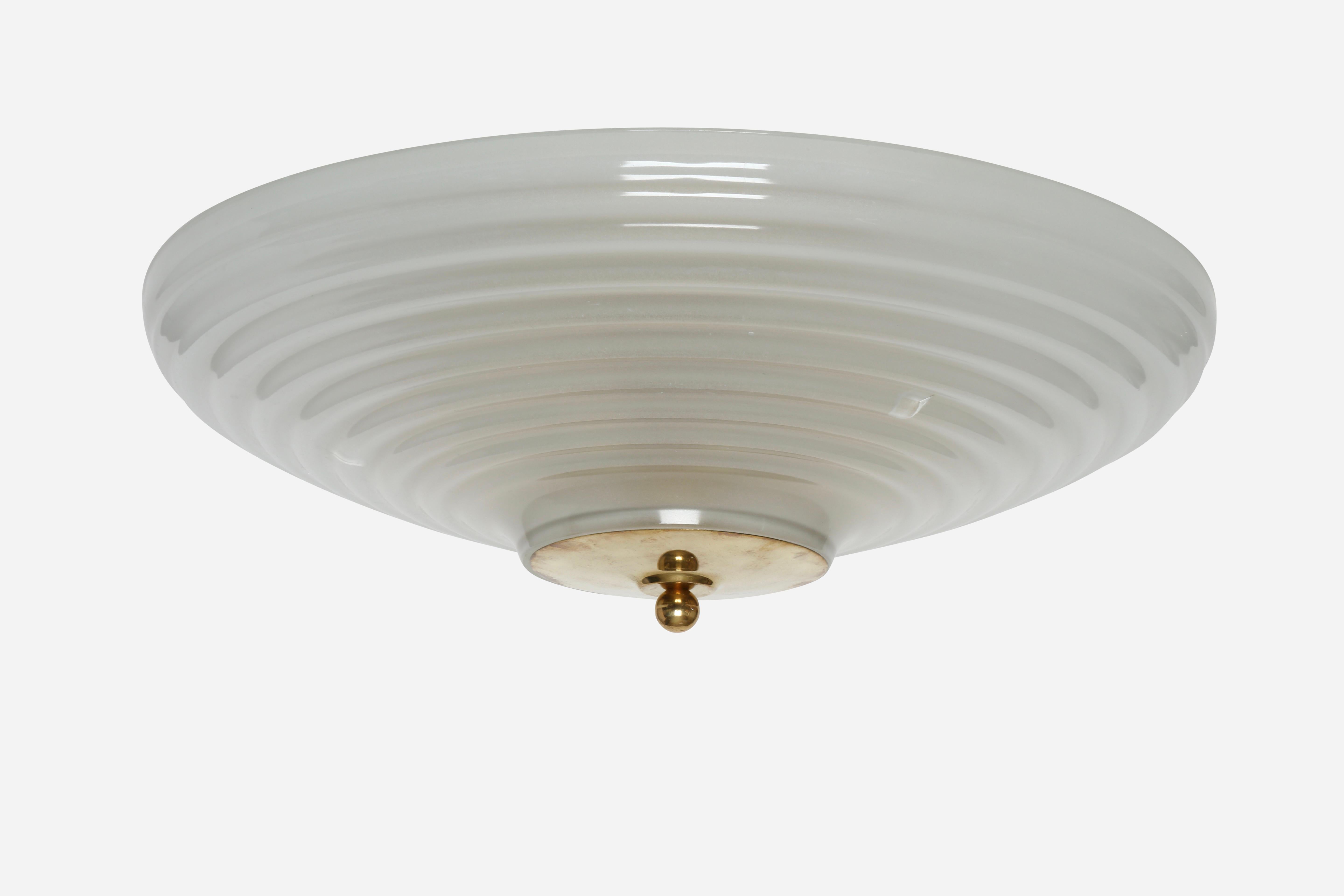 Large flush mount by Fidenza Vetraria, attributed.
Designed and manufactured in Italy in 1960s.
Five candelabra sockets.
Complimentary US rewiring upon request.

We take pride in bringing vintage fixtures to their full glory again.
At Illustris