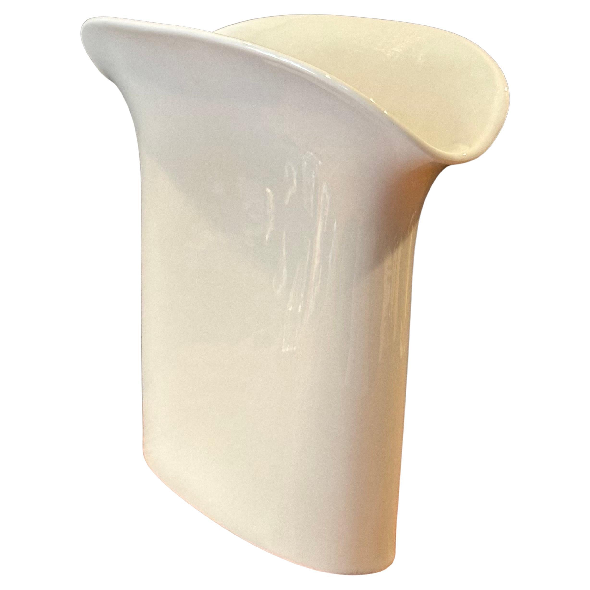 Große kannelierte weiße Porzellanvase der Moderne von Hutschenreuther (Moderne der Mitte des Jahrhunderts) im Angebot