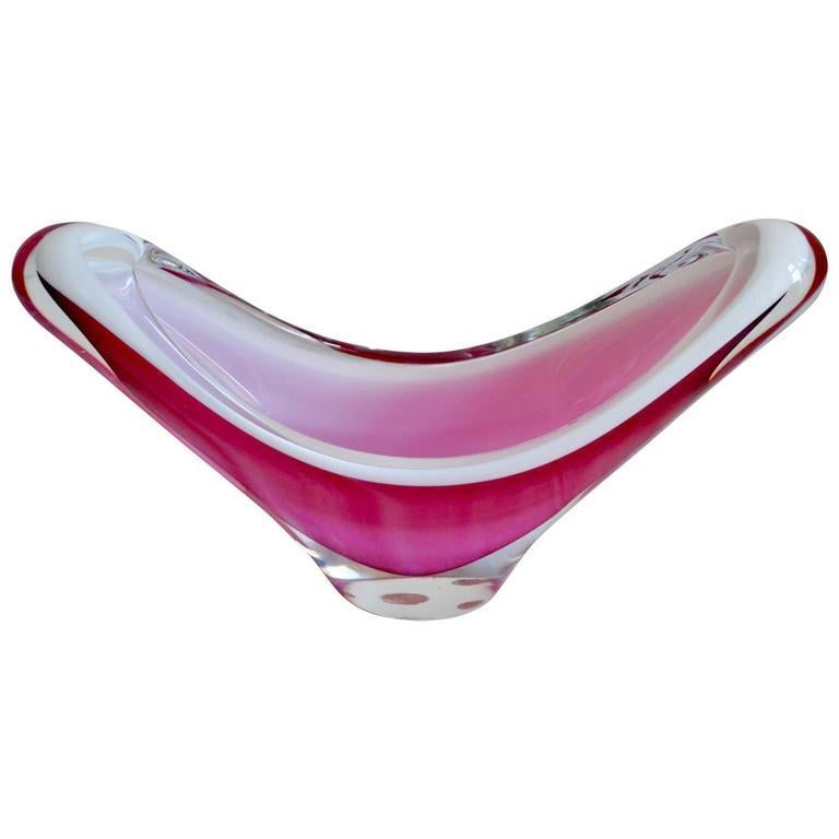 Large Flygfors Bubble Gum Glass Center Piece In Good Condition For Sale In Haddonfield, NJ
