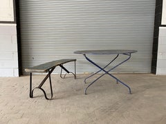 Grande table de jardin pliante en fer peint français