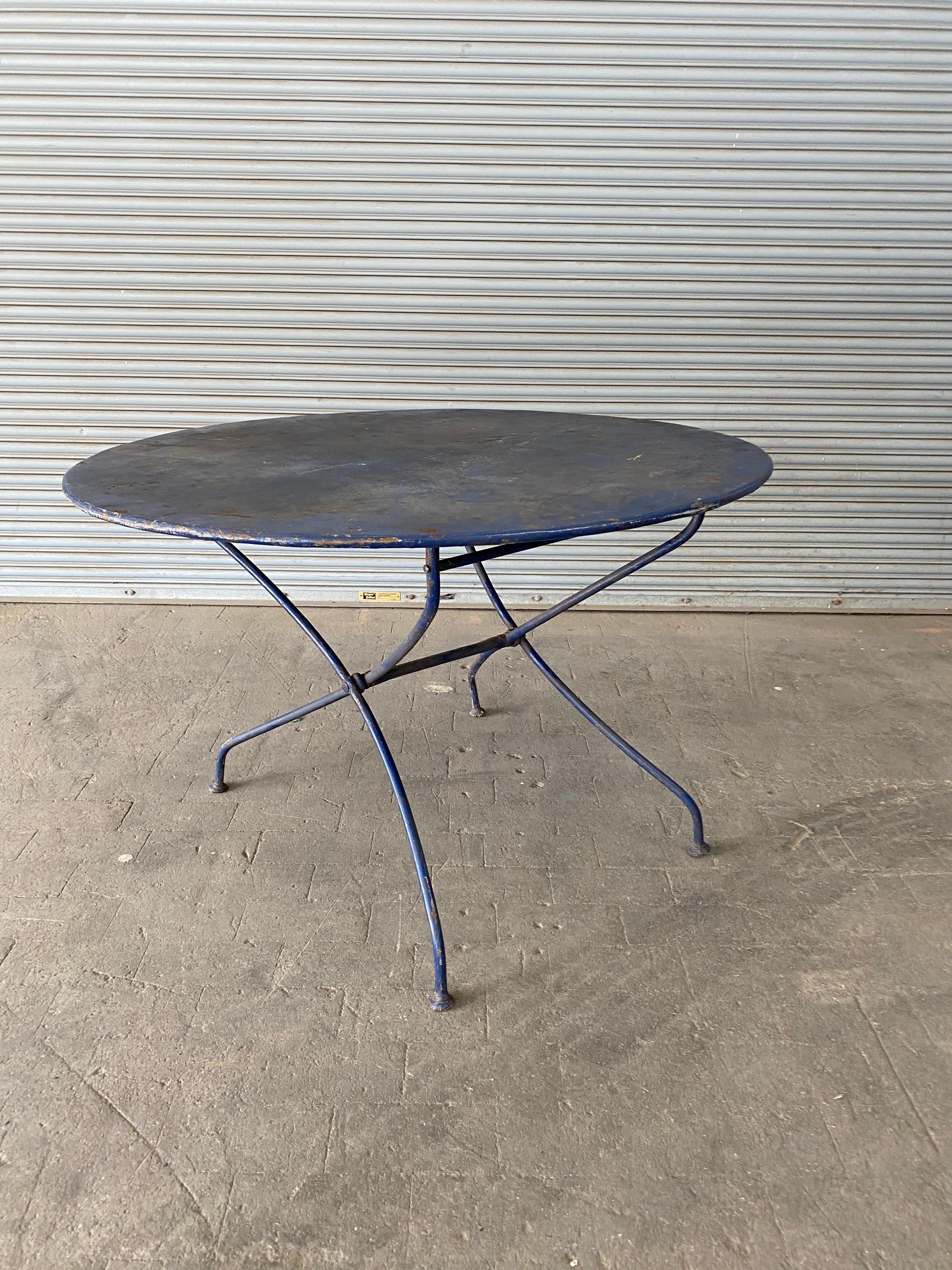 Large Folding Painted Iron French Garden Table In Distressed Condition In Buchanan, NY
