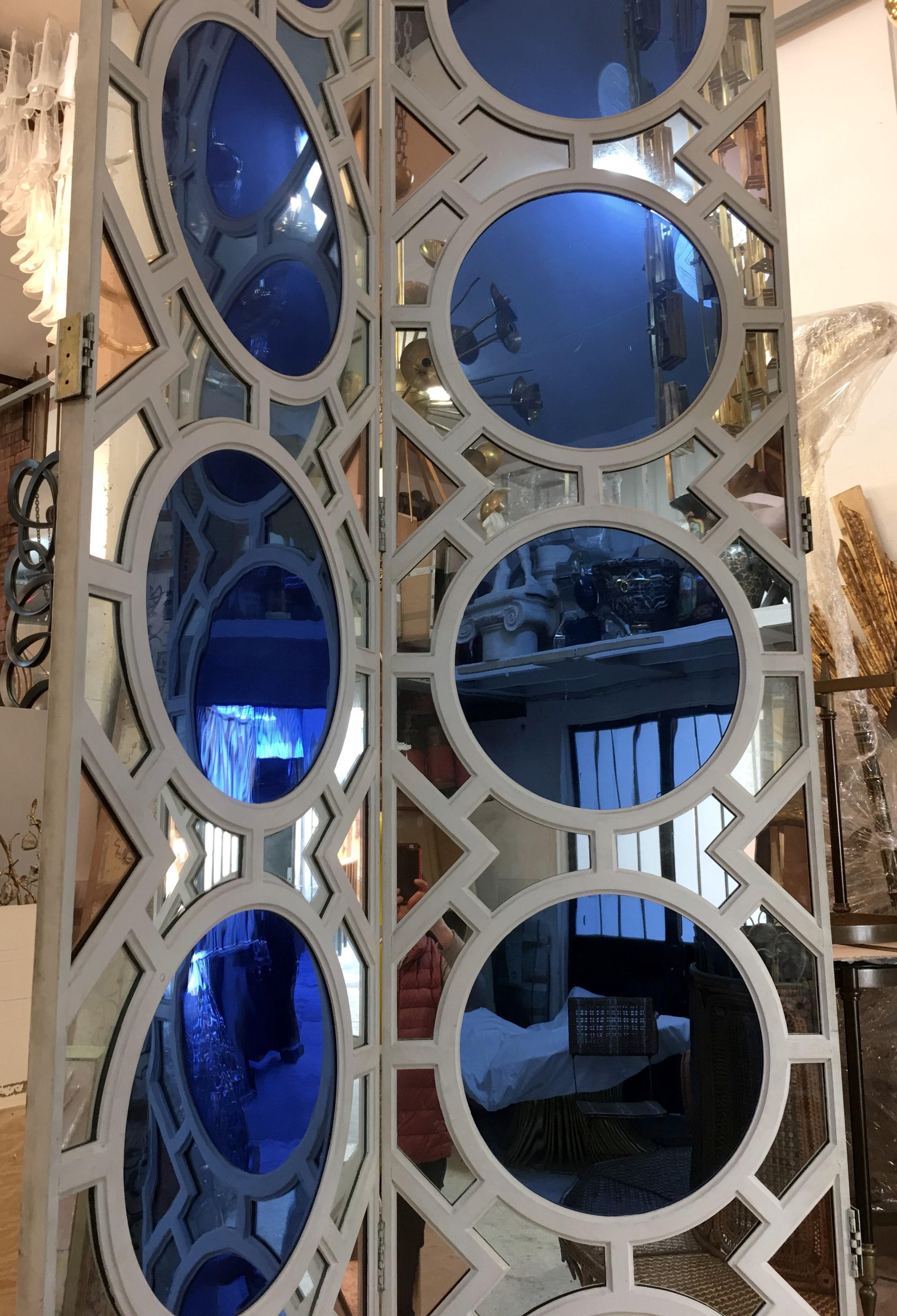 Large Folding Screen in Lacquered Wood and Mirror, France 1970 For Sale 2