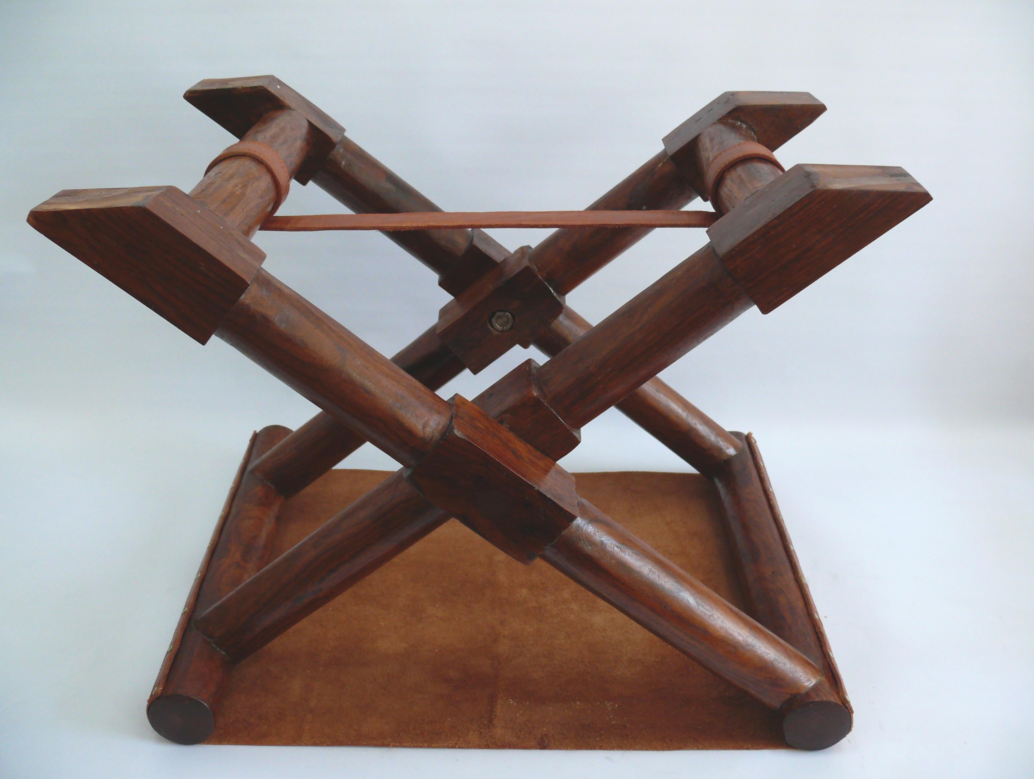 Grand tabouret pliant vintage en bois de rose et cuir en vente 2