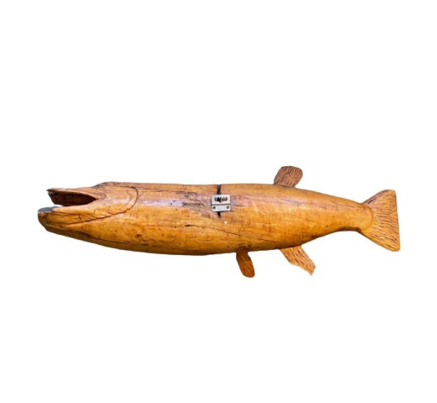 Large Folk Art Carved Northern Pike or Muskie, circa 1930s 2