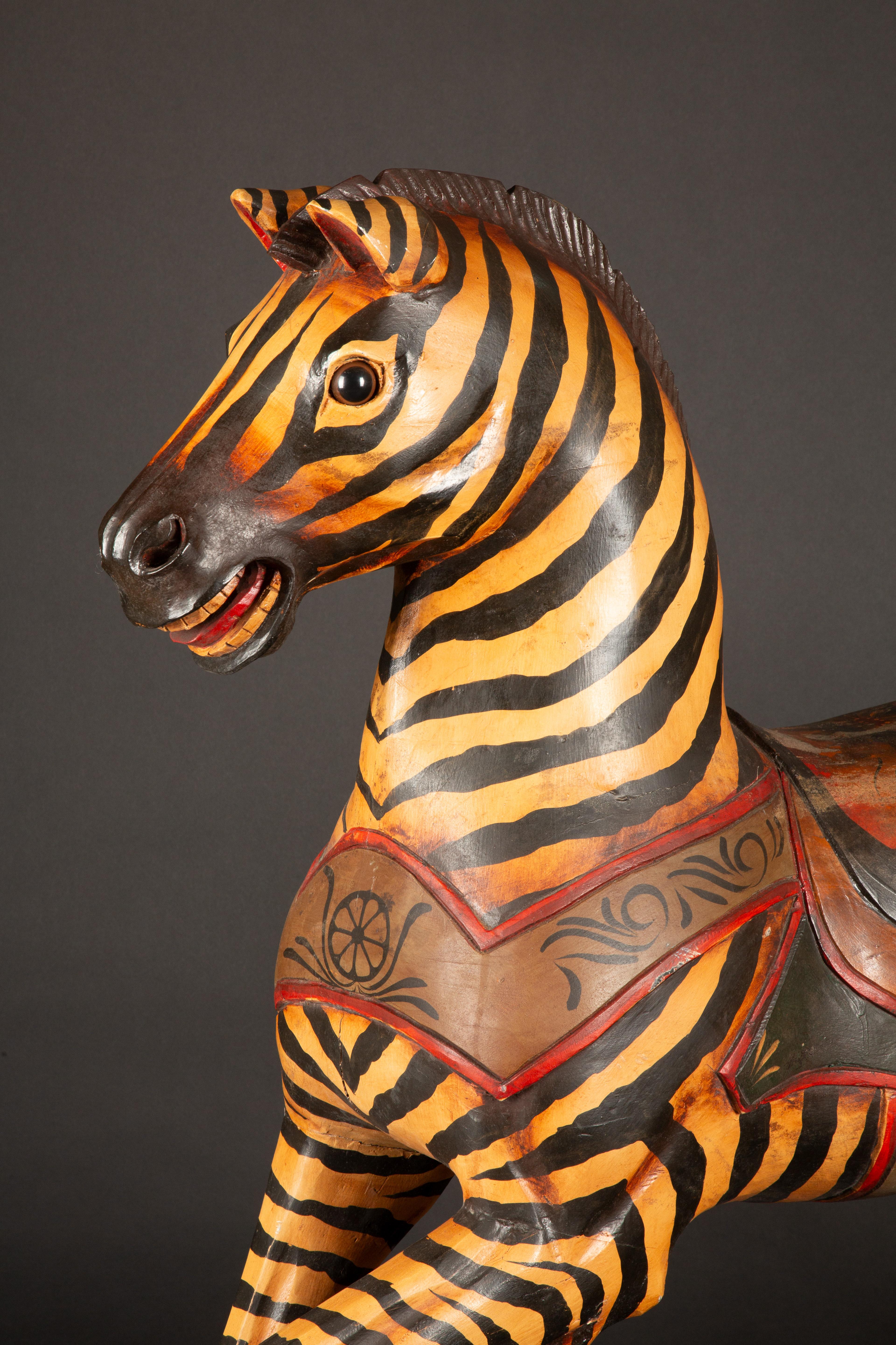 Gran Carrusel de Madera Tallada y Pintada de Arte Popular Cebra en venta 2