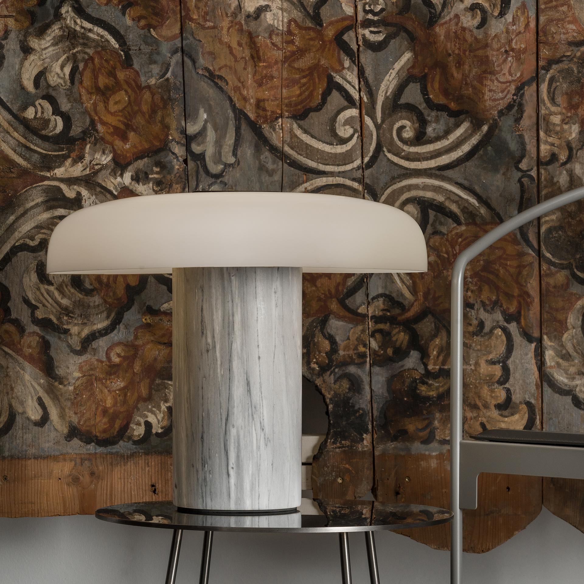 Große Fontana Arte 'Tropico' Tischleuchte aus weißem Marmor und Glas von Studio Buratti (Metall) im Angebot
