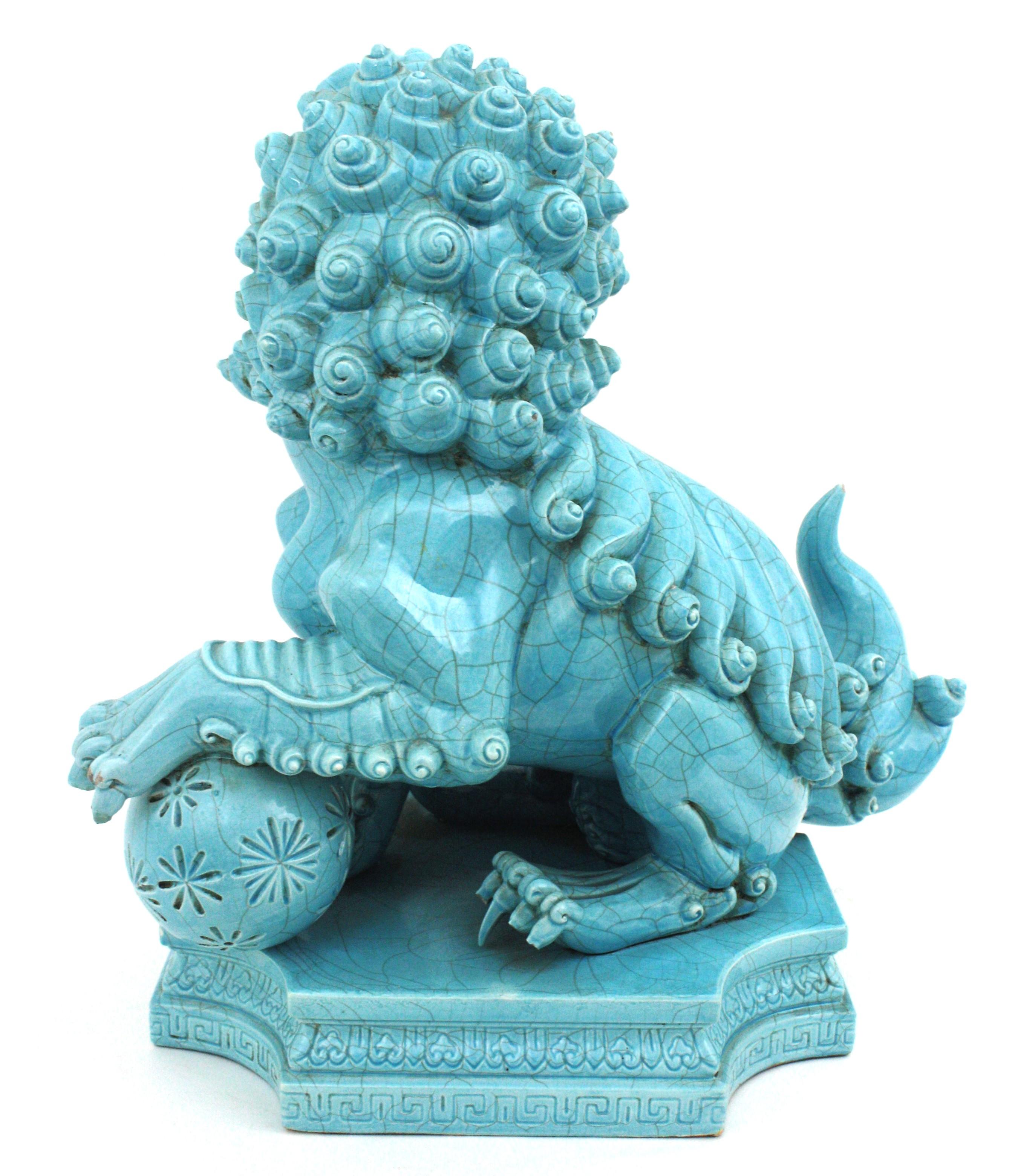 Große Foo Dog Guardian Löwenblaue Porzellanskulptur (20. Jahrhundert) im Angebot