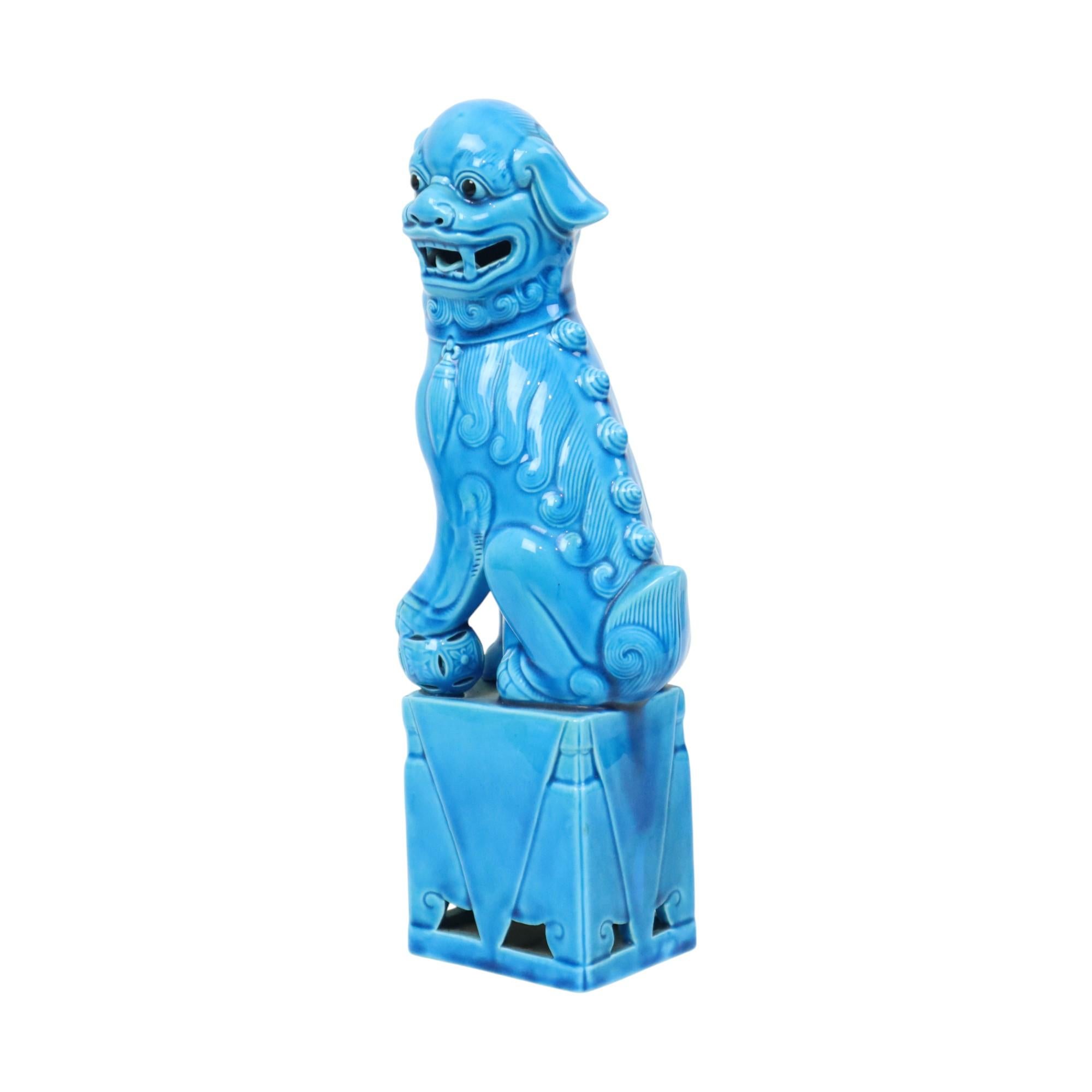 XX secolo Grande Cane Foo Temple Lion in ceramica smaltata blu 32 cm in vendita