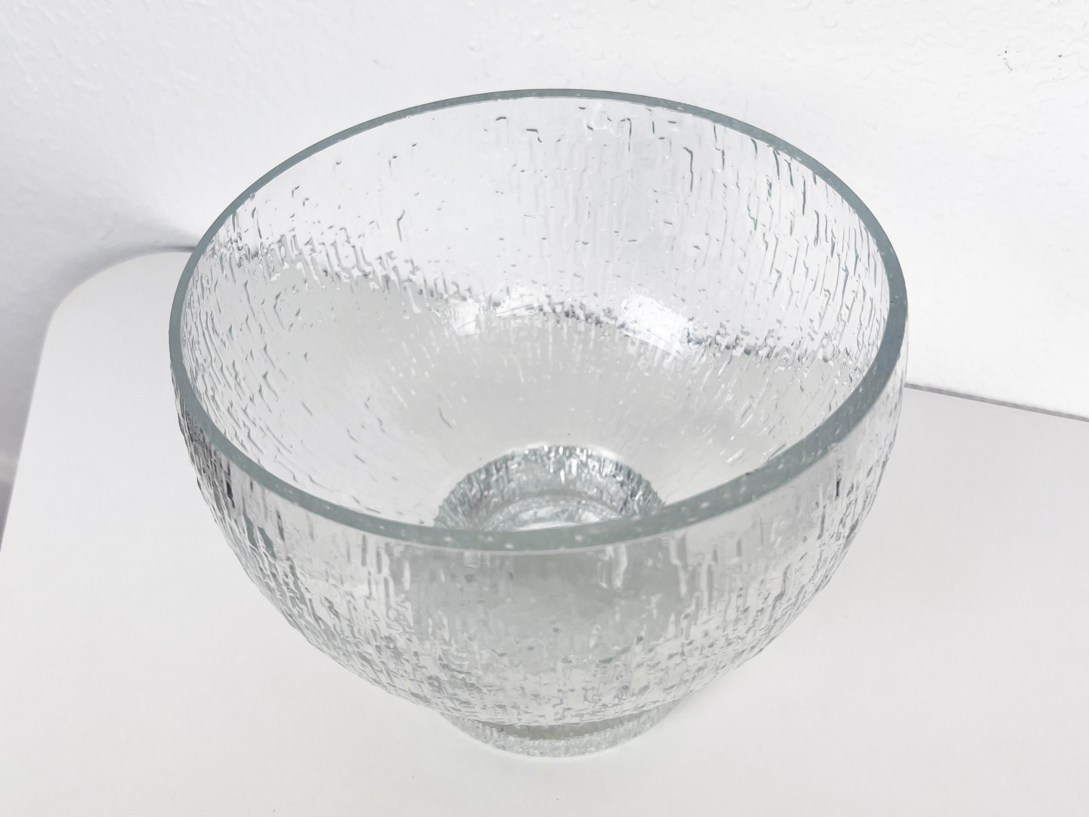 Mid-Century Modern Grand bol en verre à pieds « Kekkeri » de Timo Sarpaneva pour Iittala en vente