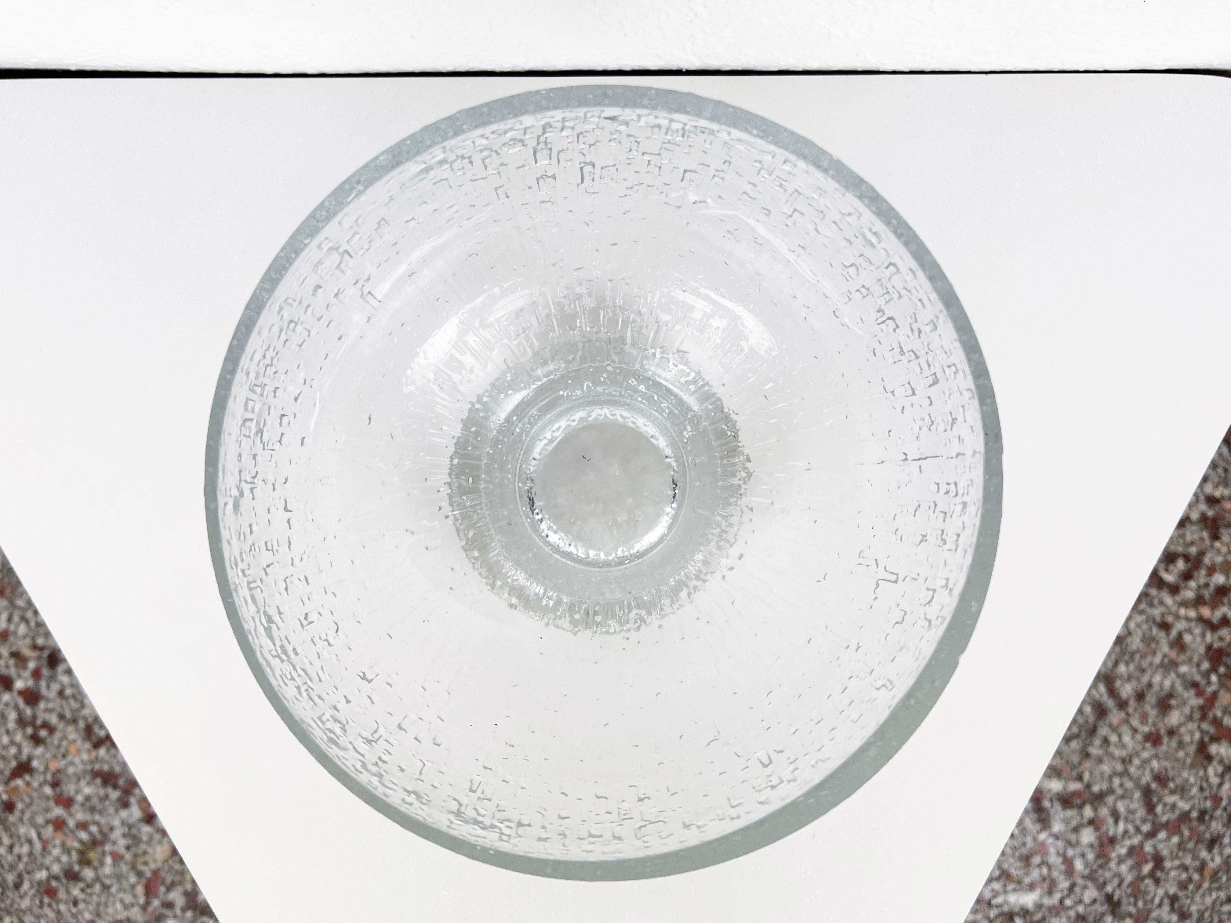 Grand bol en verre à pieds « Kekkeri » de Timo Sarpaneva pour Iittala Bon état - En vente à Fort Lauderdale, FL
