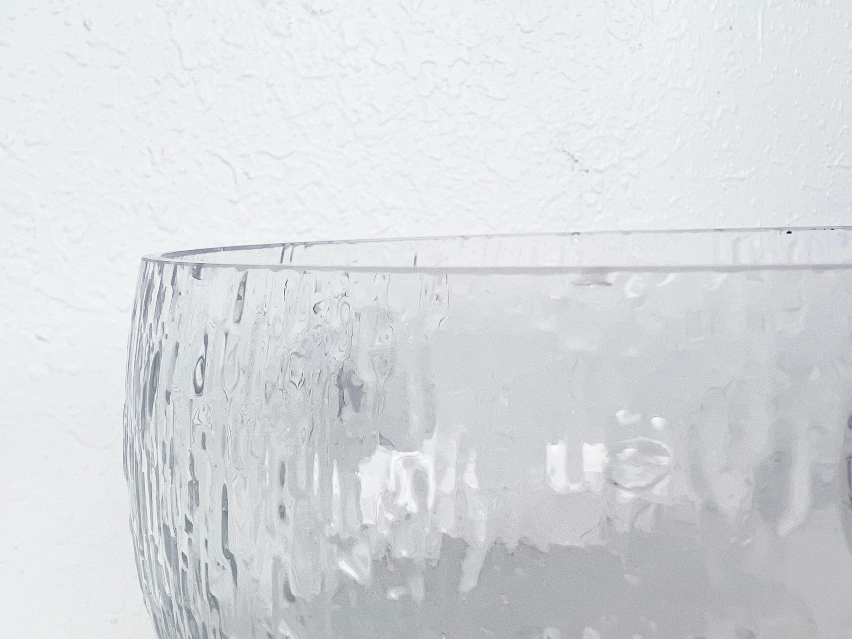 Verre Grand bol en verre à pieds « Kekkeri » de Timo Sarpaneva pour Iittala en vente