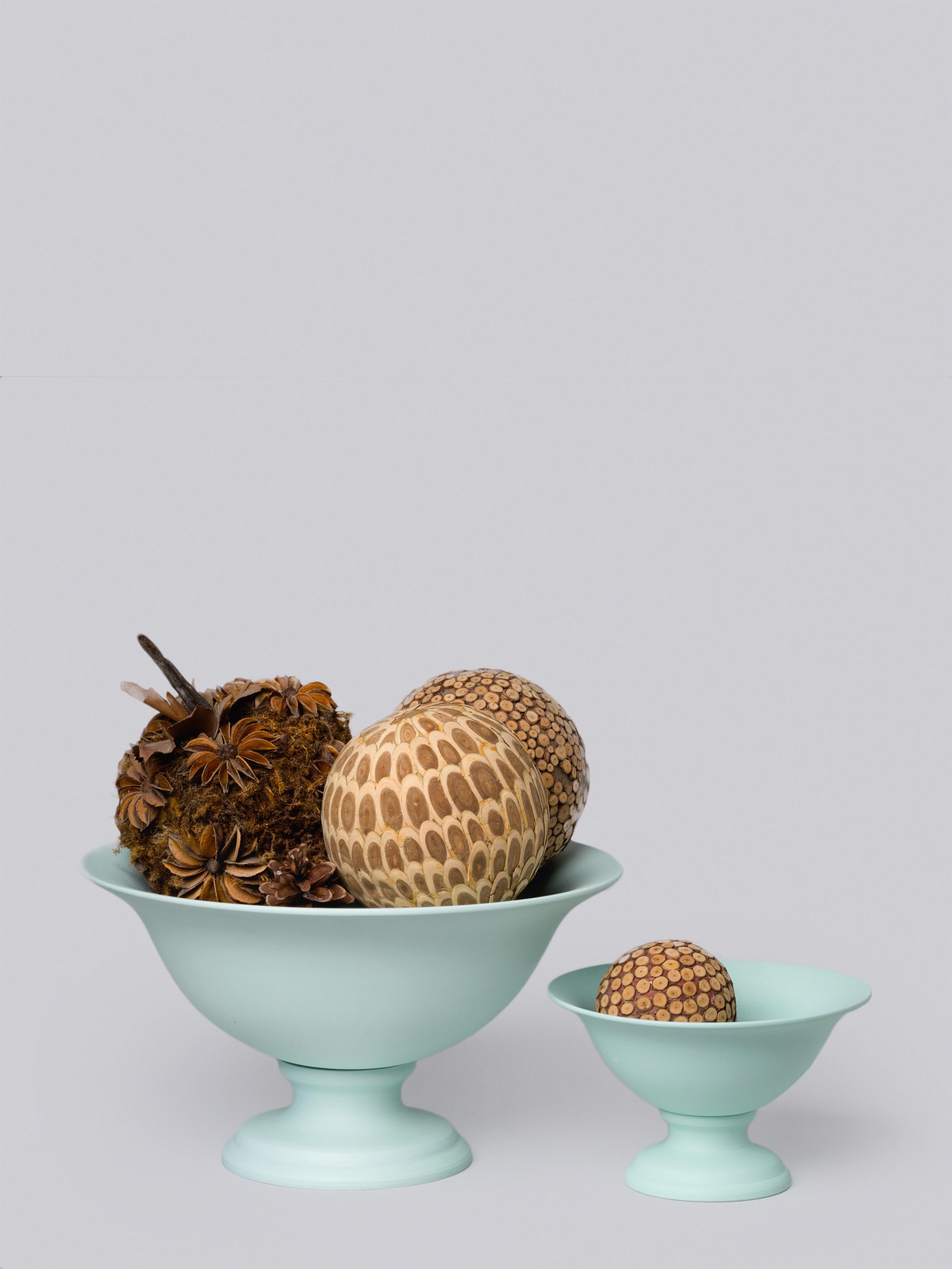 Großer Vaso-Pflanztopf aus Porzellan mit Fuß in mattem Mintgrün (Chinesisch) im Angebot