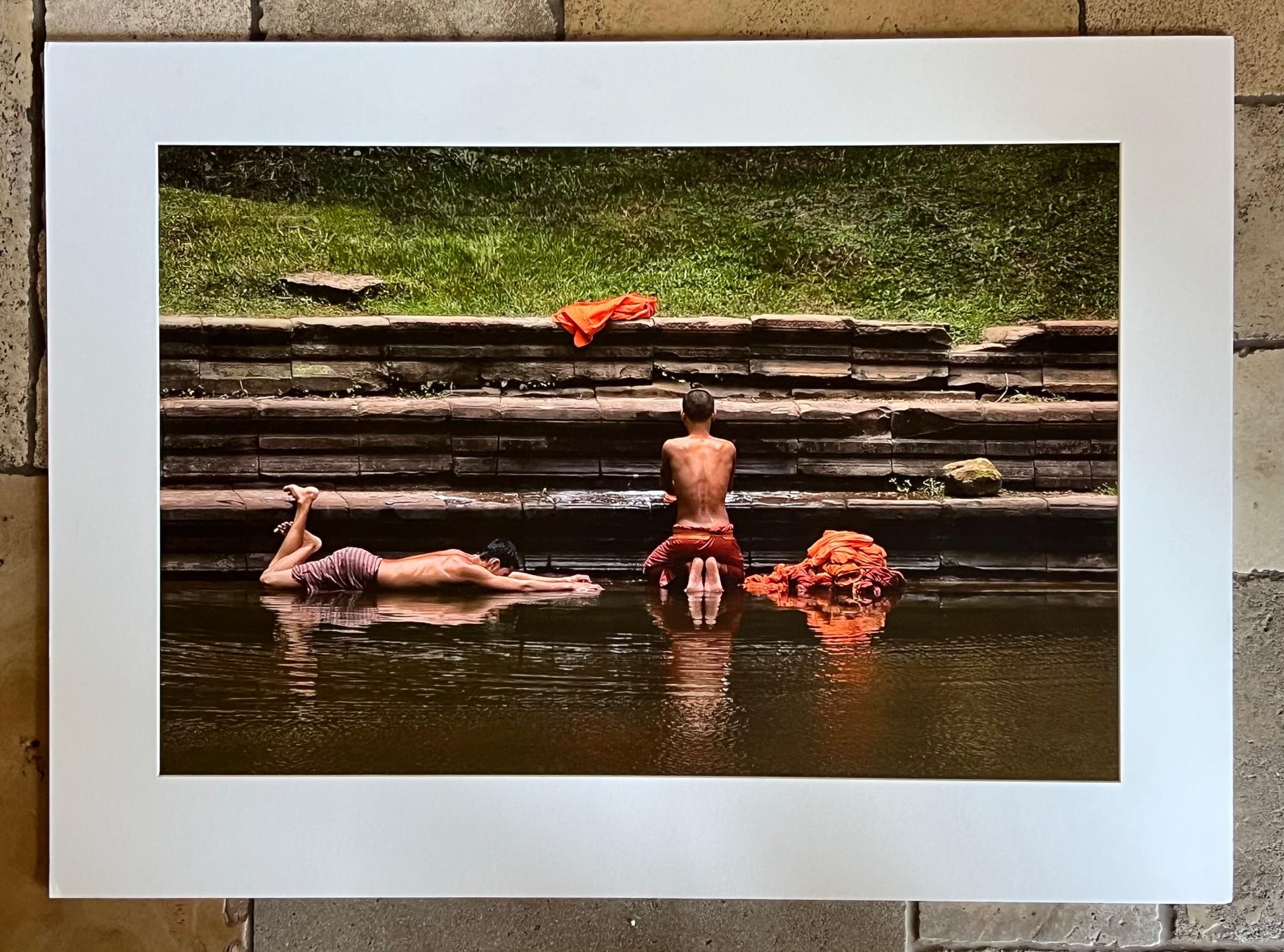 Cambodgien Photographie grand format avec passe-partout de Barry Brukoff en vente