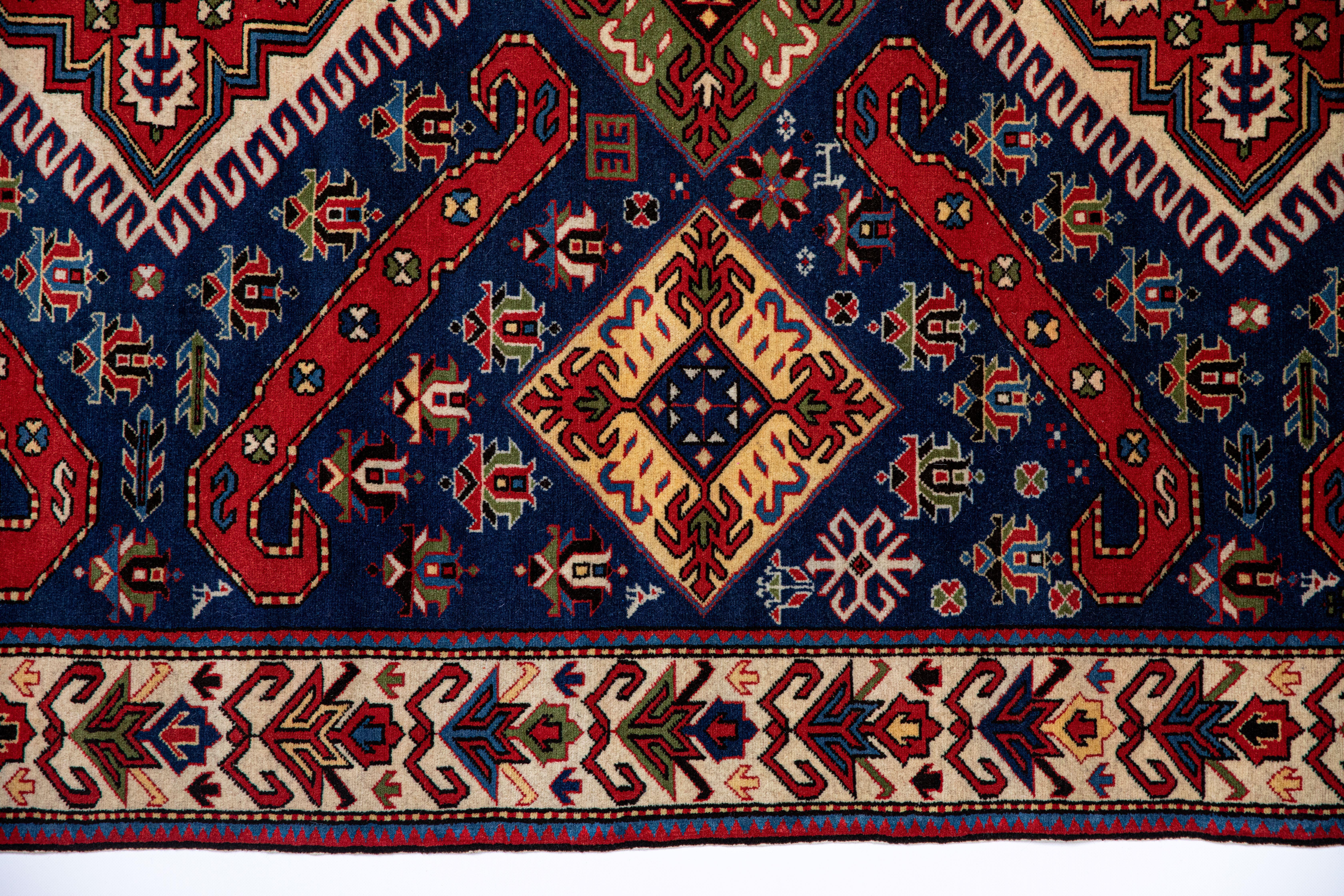 Großformatige, handgefertigte Quba aus einer limitierten, von Museen kuratierten Sammlung (Aserbaidschanisch) im Angebot