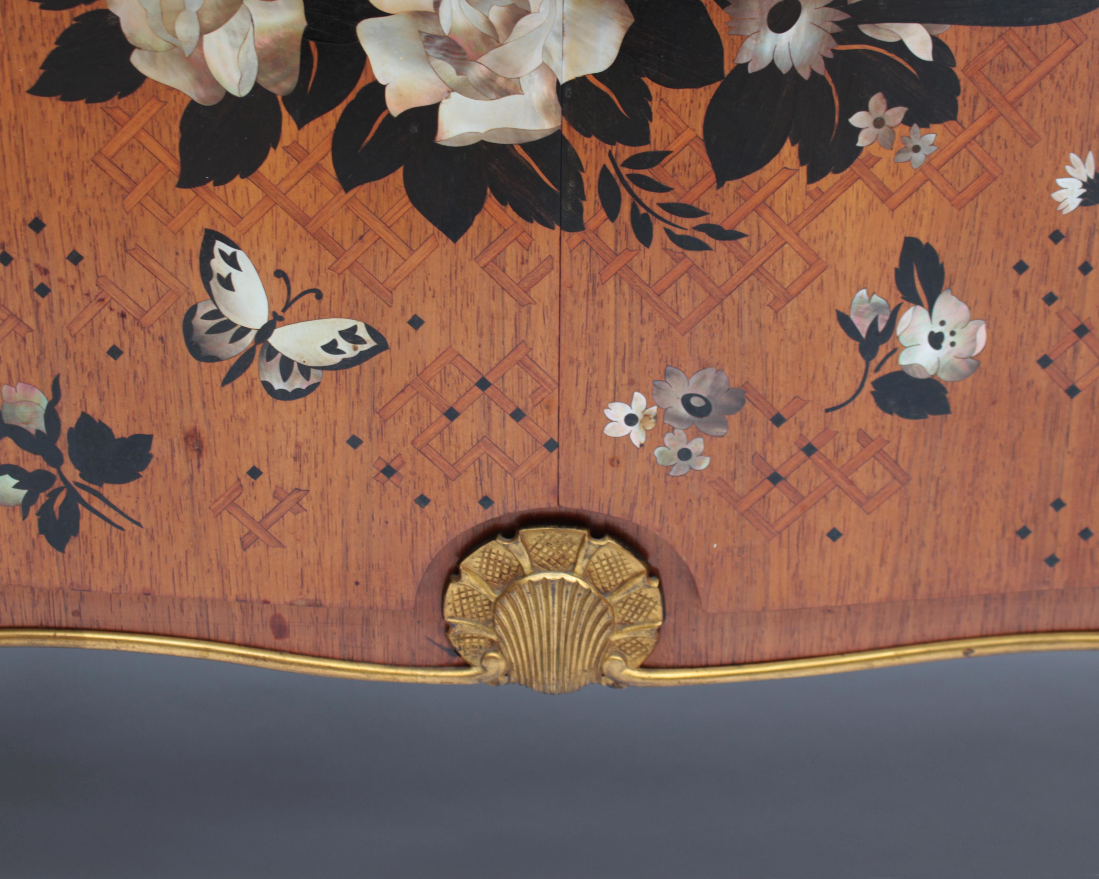 Gran cómoda de cuatro puertas de Jules Leleu, marquetería de Messager, hacia 1948 en venta 5