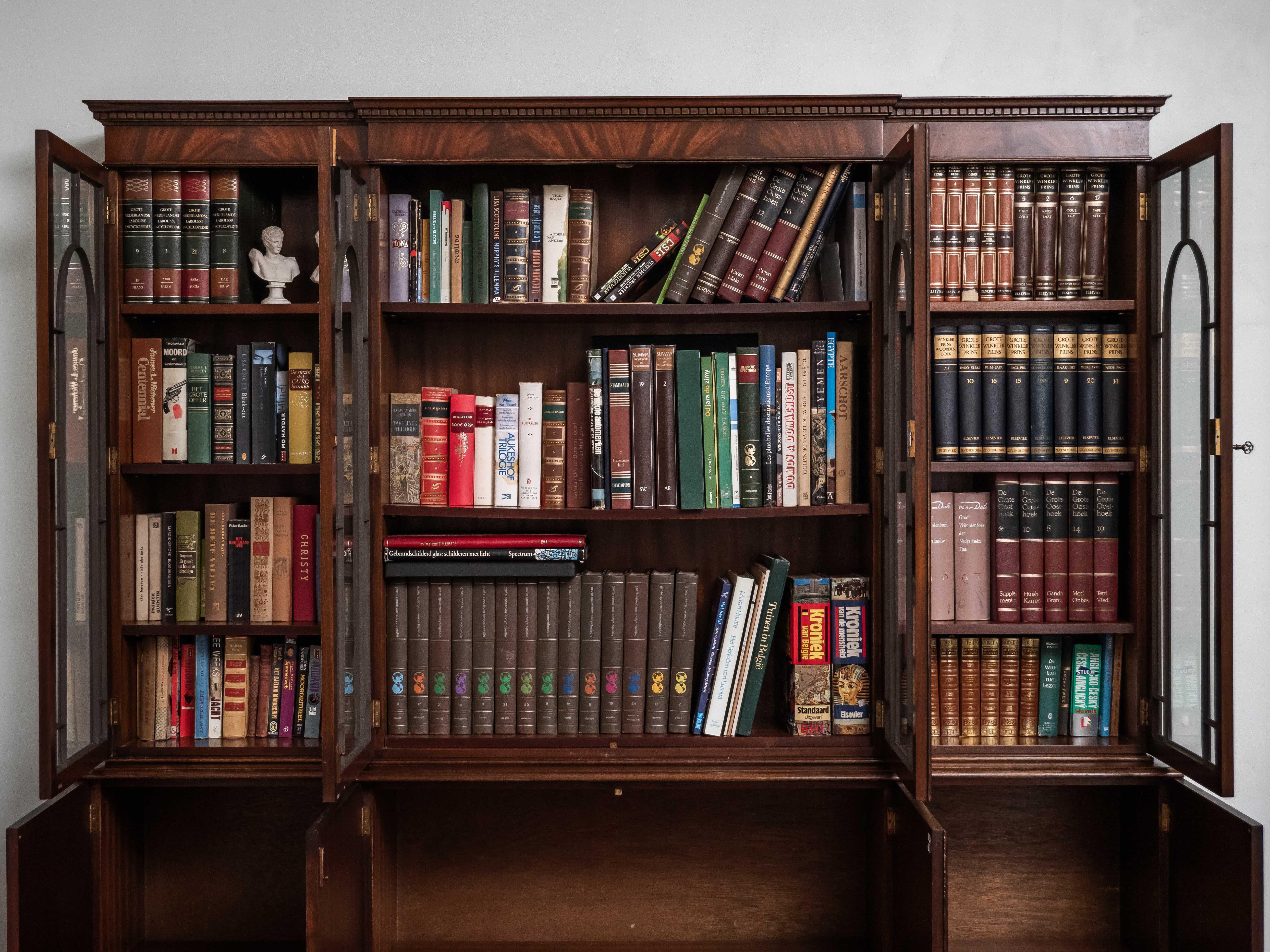 Large four-door library. England For Sale 6