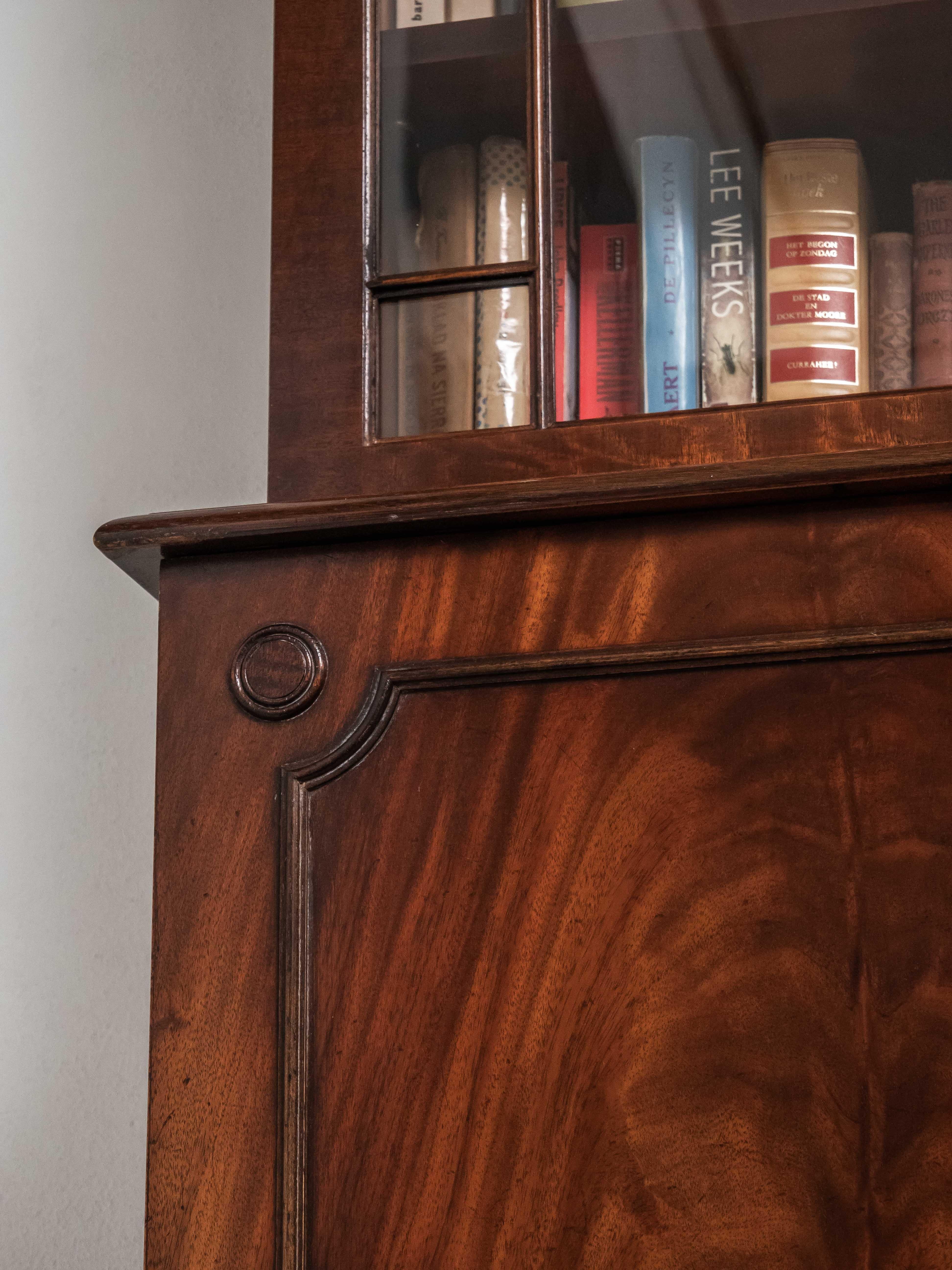 Large four-door library. England For Sale 1