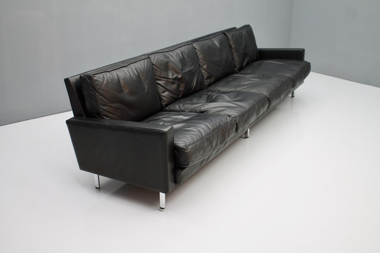 Large George Nelson 'Loose Cushion' Four-Seat Sofa in Black Leather In Good Condition In Frankfurt / Dreieich, DE