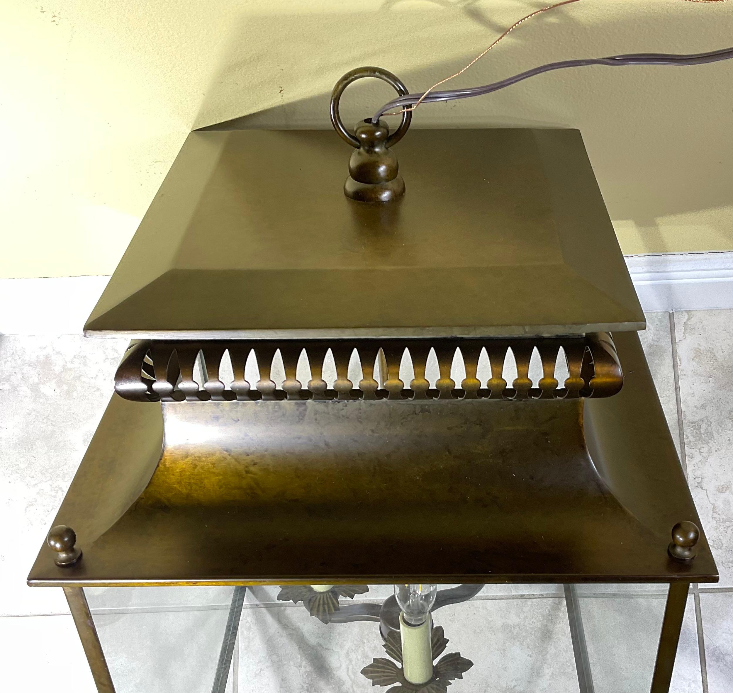Grande table à quatre côtés de style pagode  Acier galvanisé suspendu  Lanterne/chandelier en vente 7