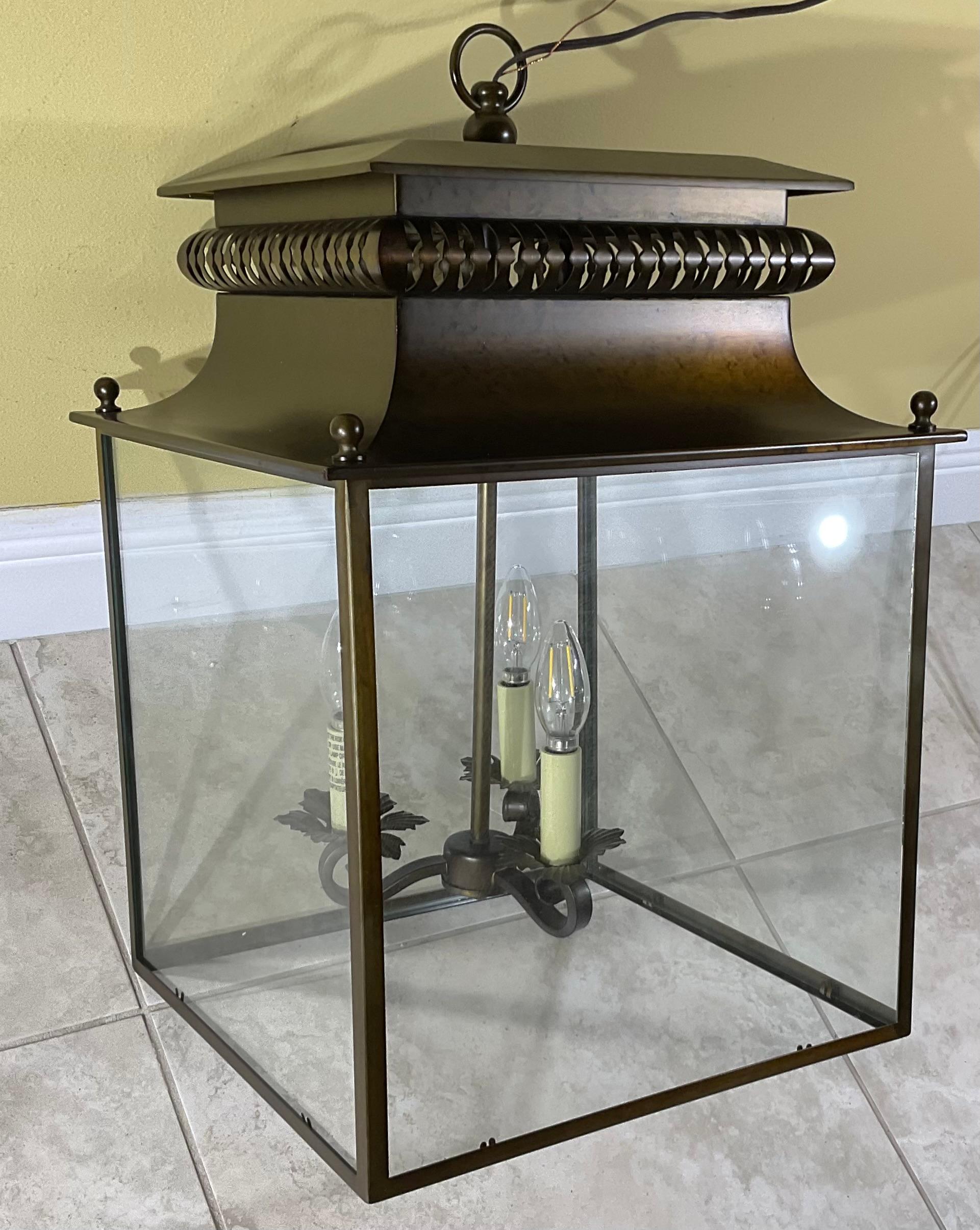 Grande table à quatre côtés de style pagode  Acier galvanisé suspendu  Lanterne/chandelier en vente 8