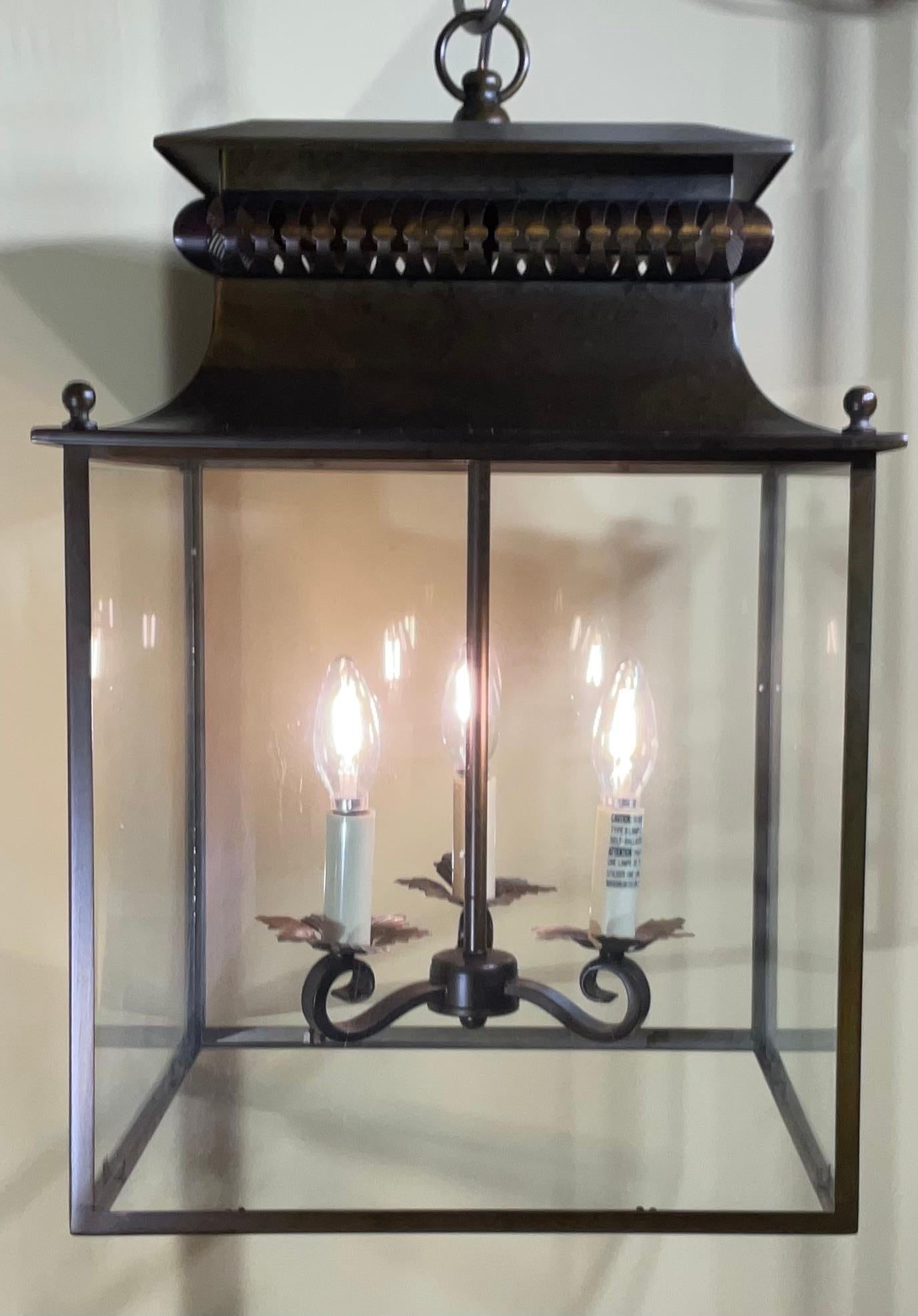 Grande table à quatre côtés de style pagode  Acier galvanisé suspendu  Lanterne/chandelier en vente 9