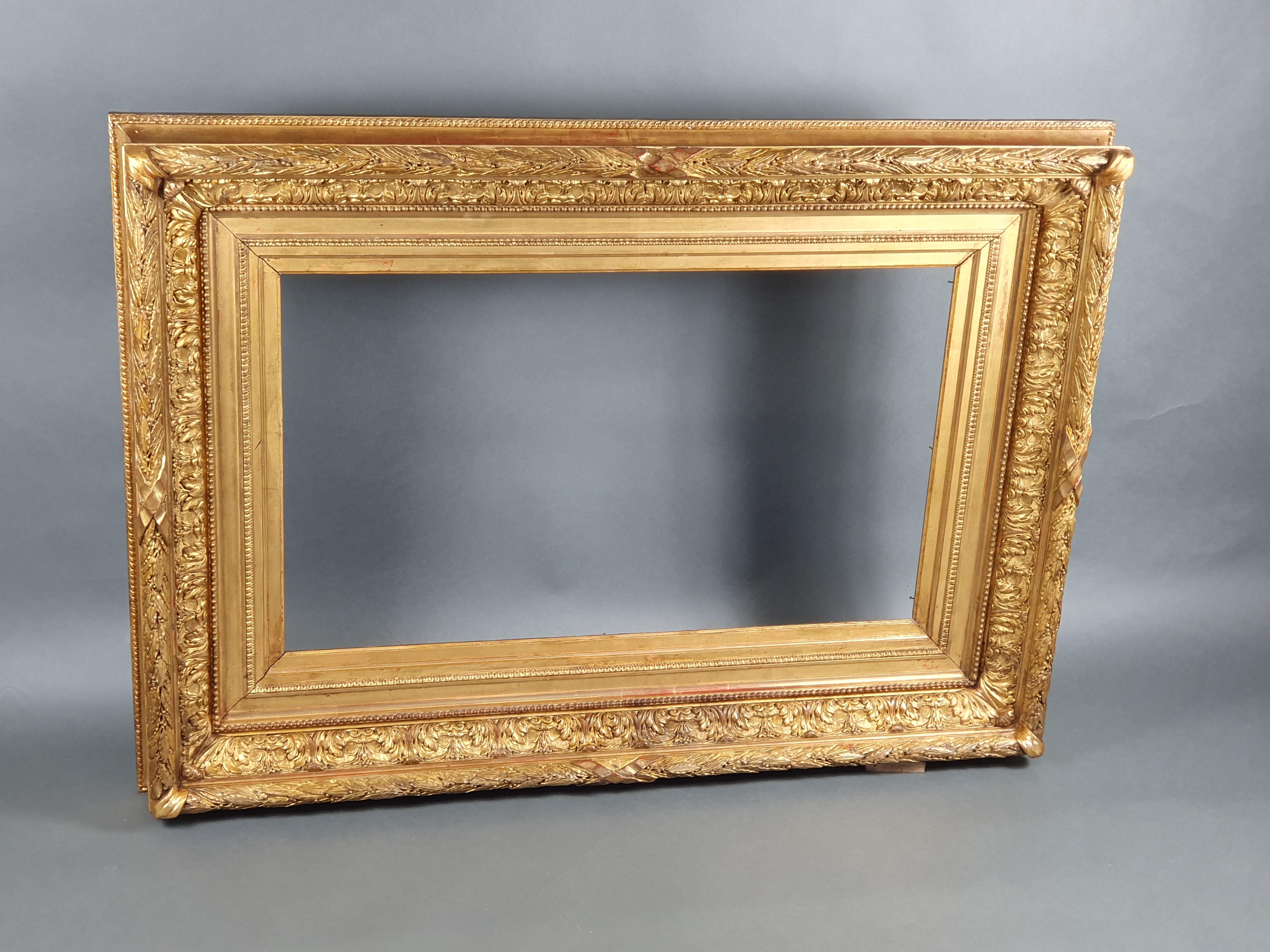 Grand cadre en bois et stuc doré d'époque Napoléon III  en vente 1
