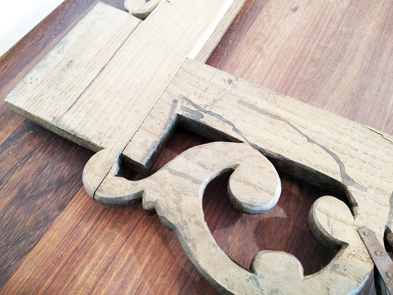 Cadre Châtaigne  Miroir de bordure ou de Fon unique sculpté à la main pour les diplômes ou les collèges en vente 6