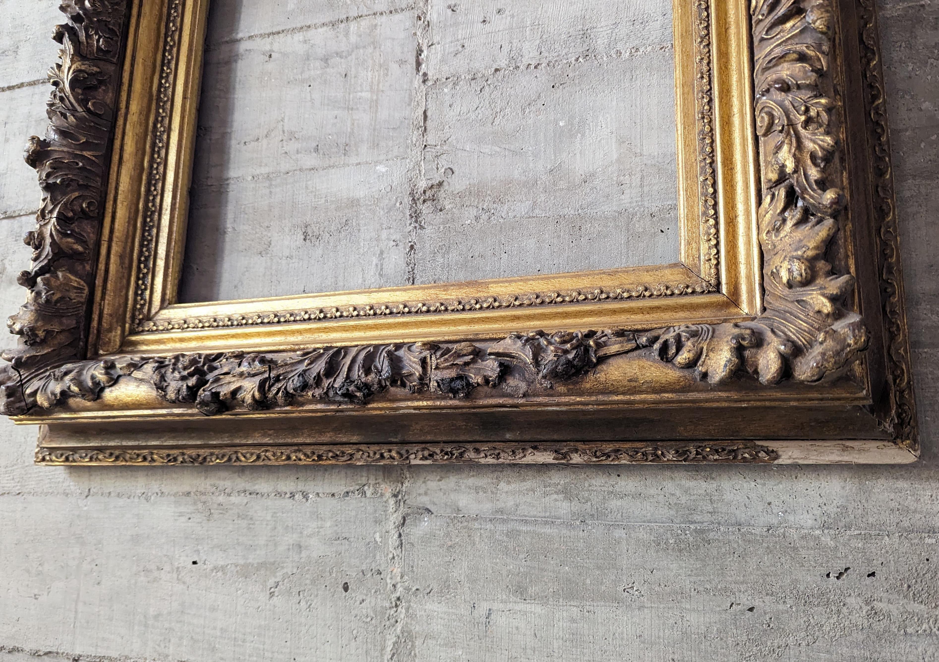 Large Frame with Floral Motifs and Acanthus For Sale 5