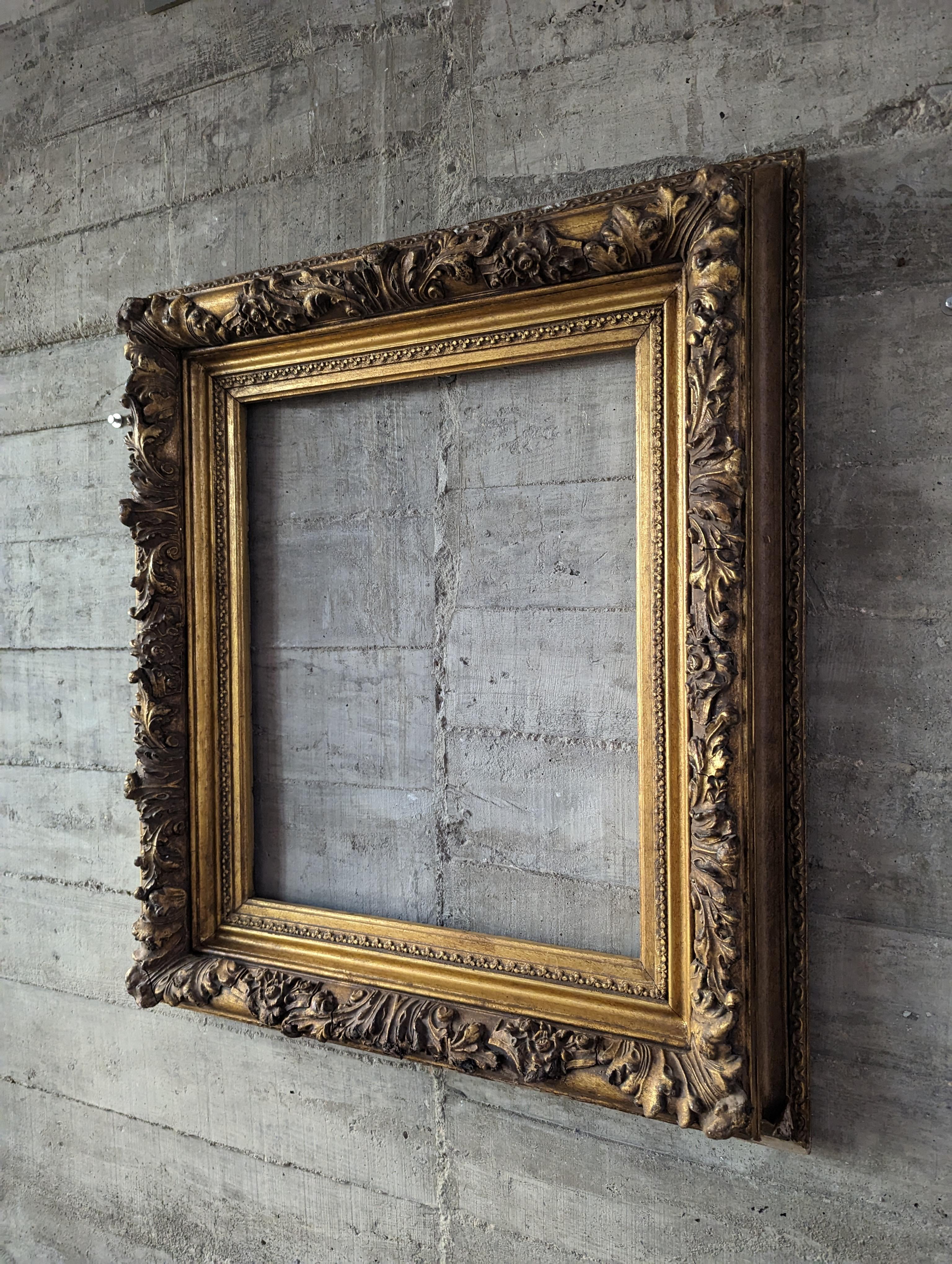 Large Frame with Floral Motifs and Acanthus For Sale 6