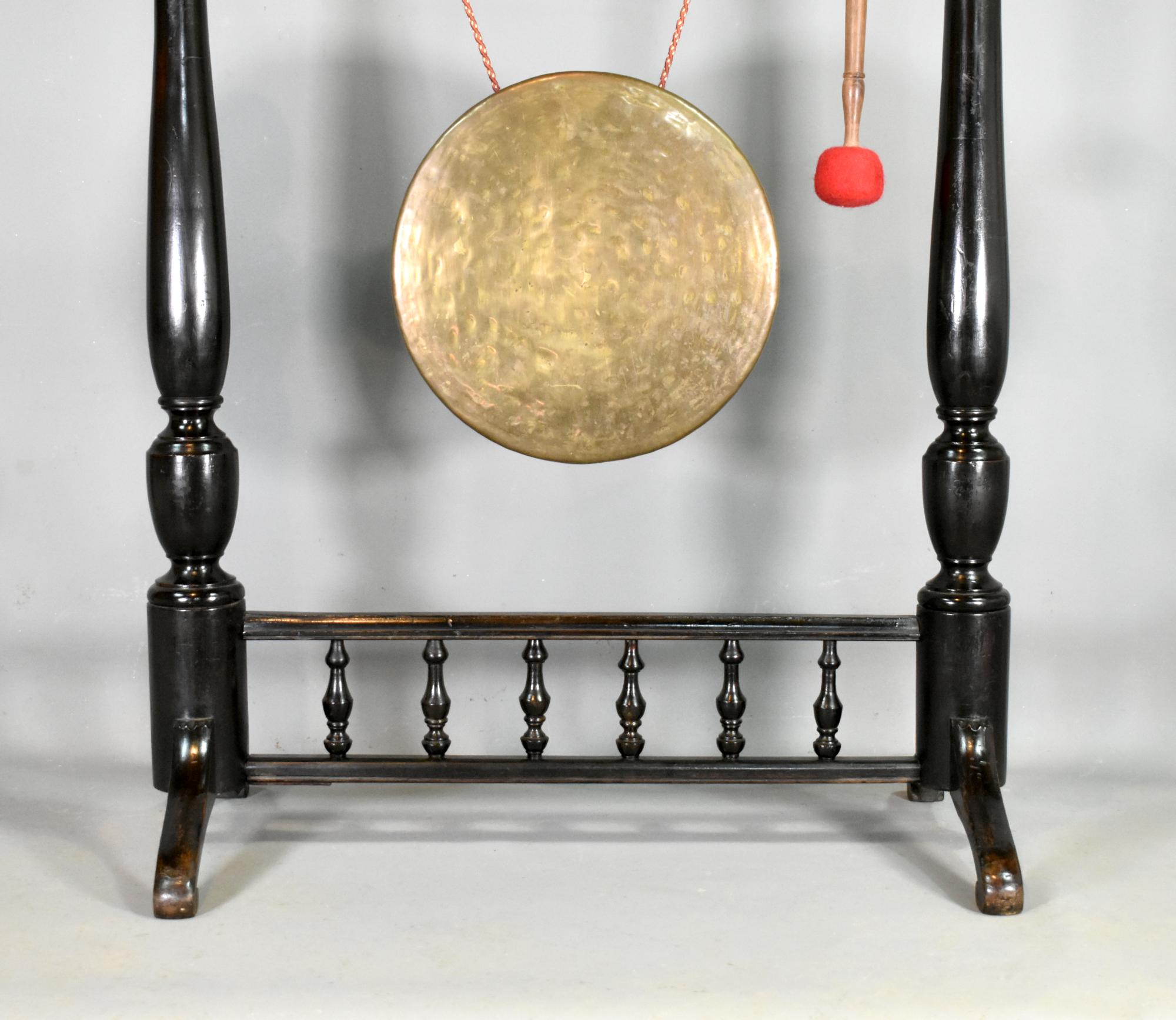 Grand gong encadré en acajou  Bon état - En vente à SAINTE-COLOMBE, FR