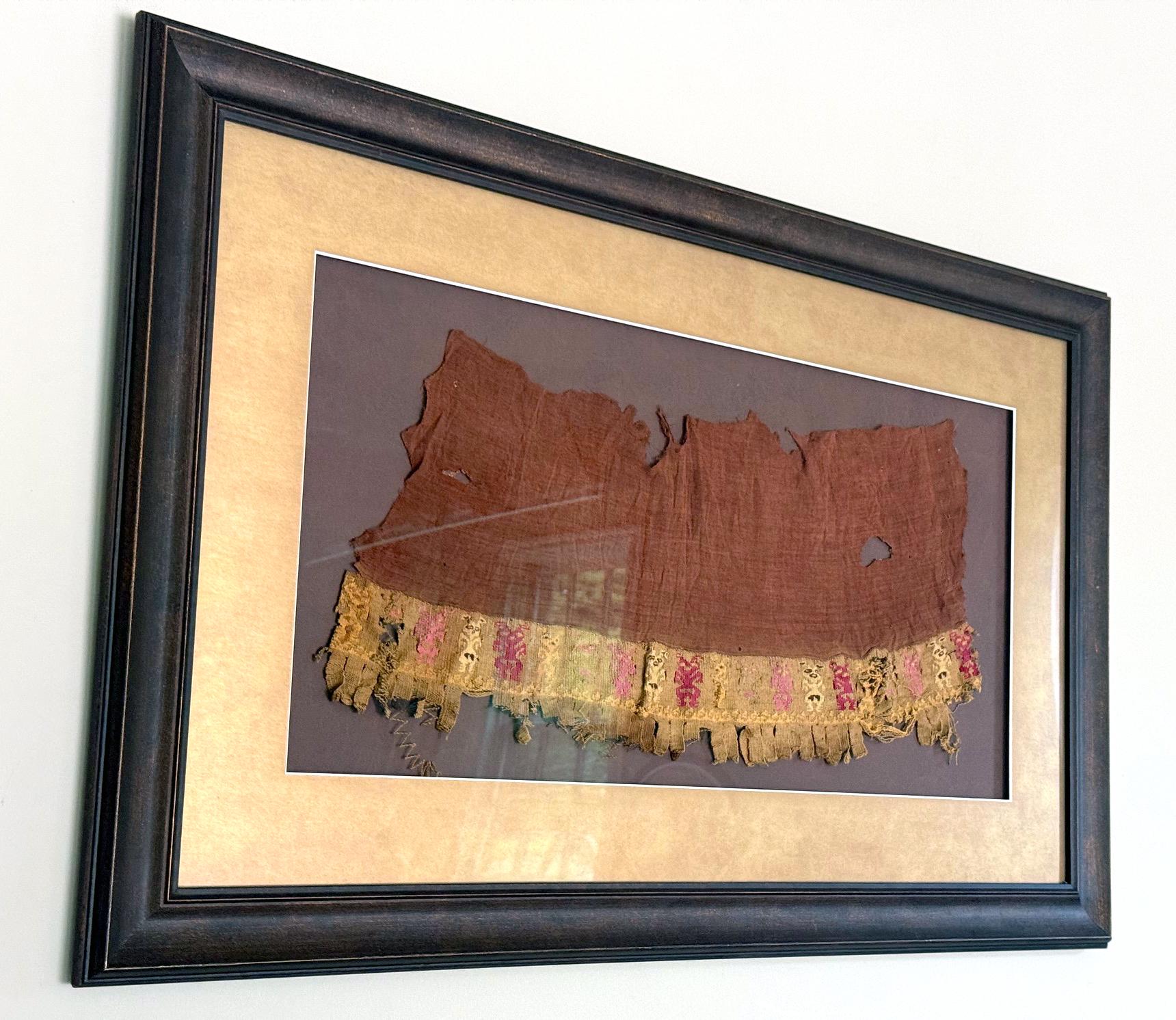 Großes gerahmtes Pre-Columbianisches gewebtes Textilfragment aus der Chimu Chancay Kultur im Zustand „Gut“ im Angebot in Atlanta, GA