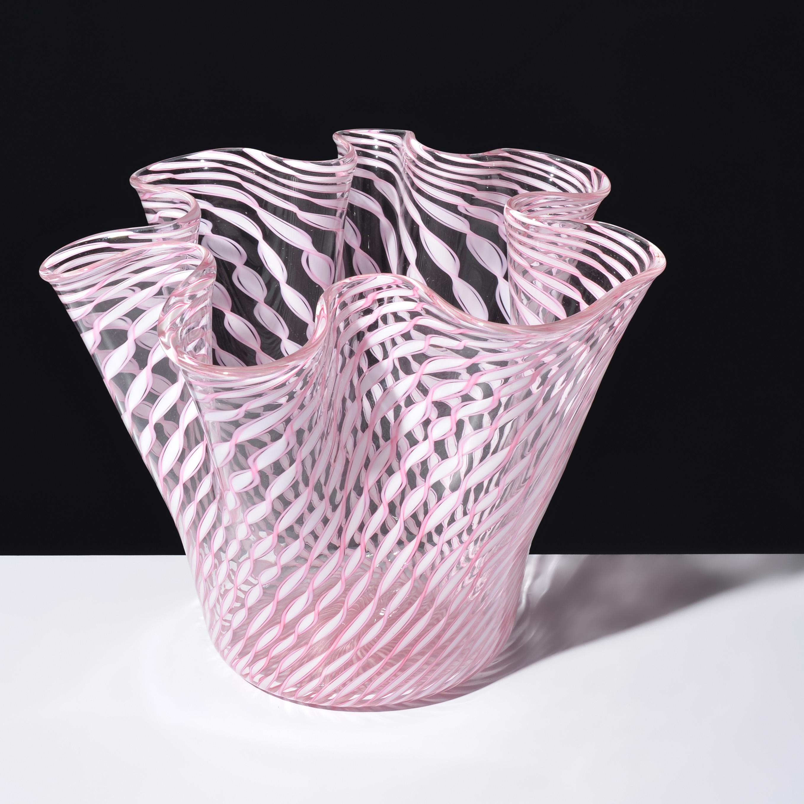 Artista/Designer; Produttore:  Fratelli Toso (Italia)
Marcatura(e); note: nessuna marcatura(e) evidente(i)
Materiali: vetro
Dimensioni (H, L, P): 8.5 