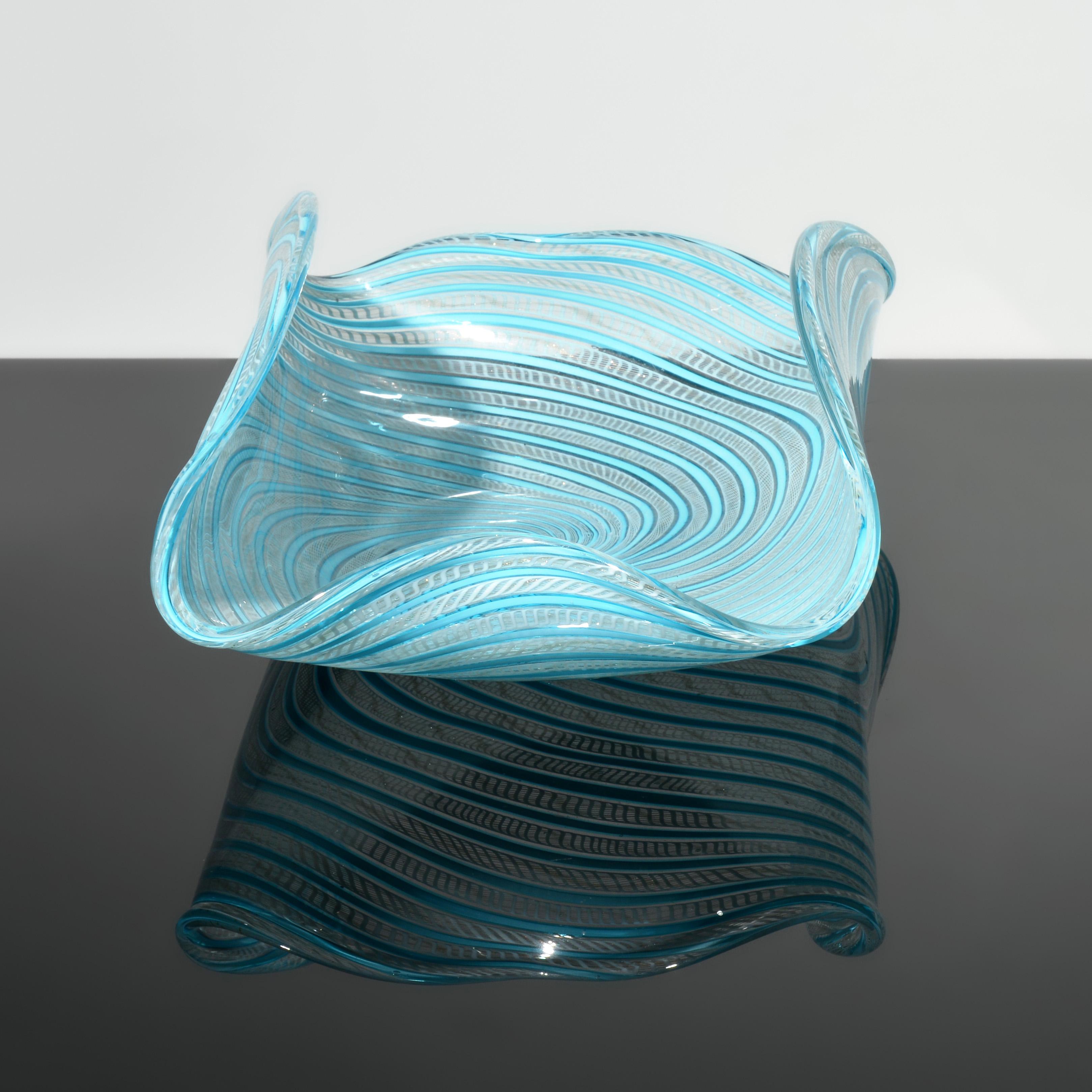Large Fratelli Toso MEZZA FILIGRANA Bowl, Leslie Pina Collection In Good Condition For Sale In Lake Worth Beach, FL