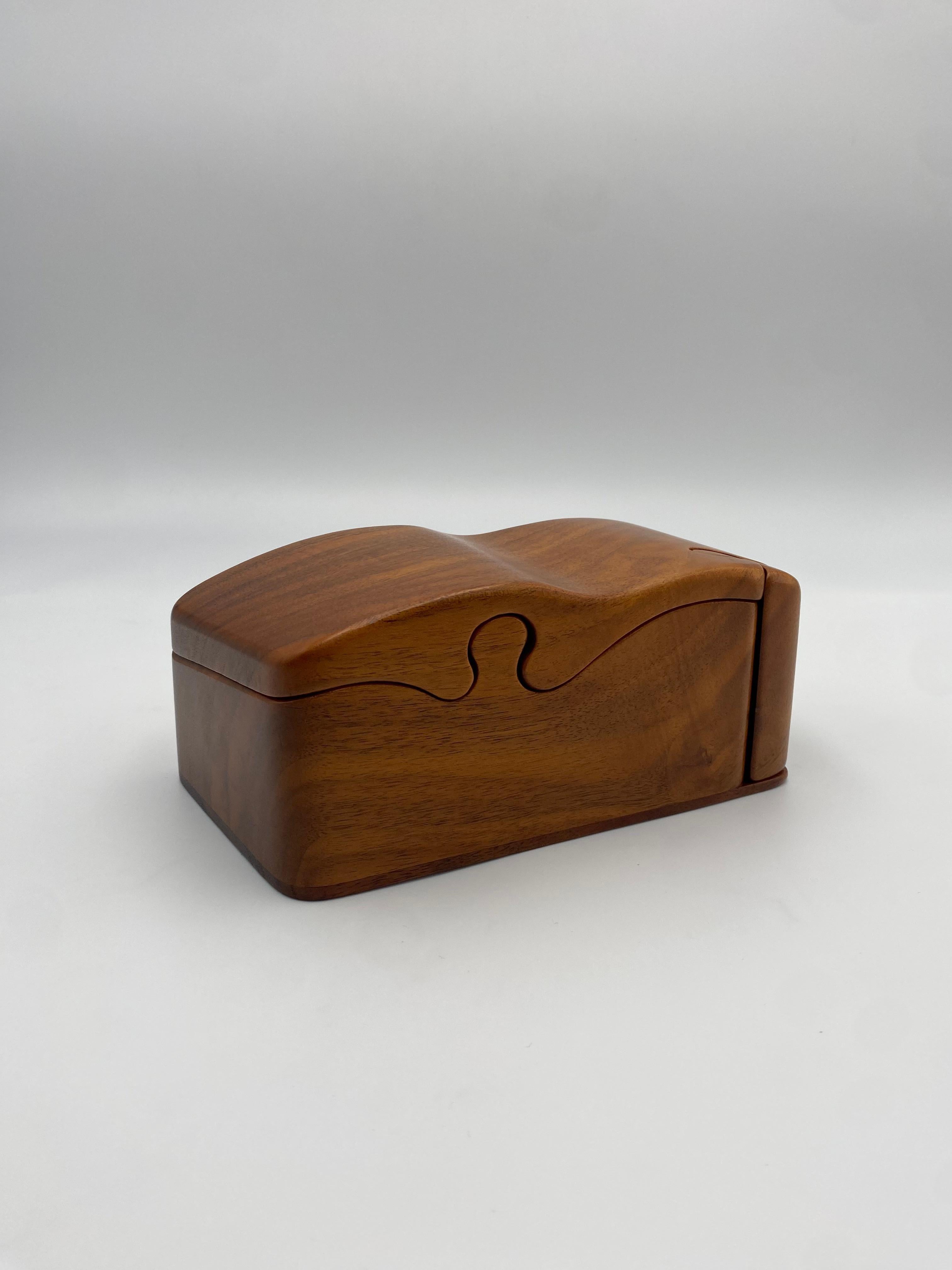Hand-Crafted Large Fred and Marilyn Buss Trinket Puzzle Box, 1980s