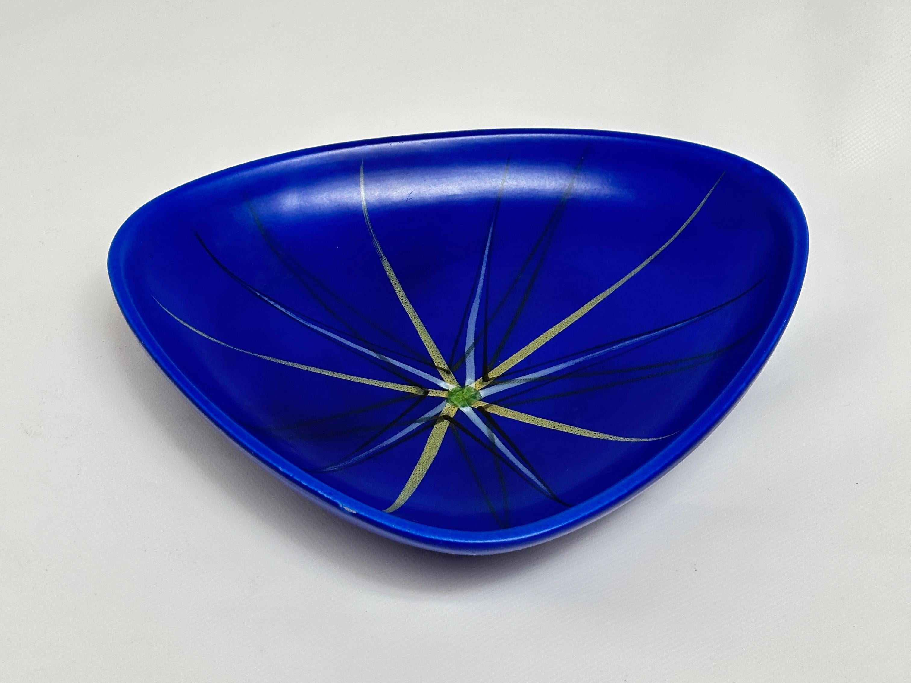 Glazed Large Free-Form Decorative Bowl, Andre Baud, Vallauris c. 1950 For Sale
