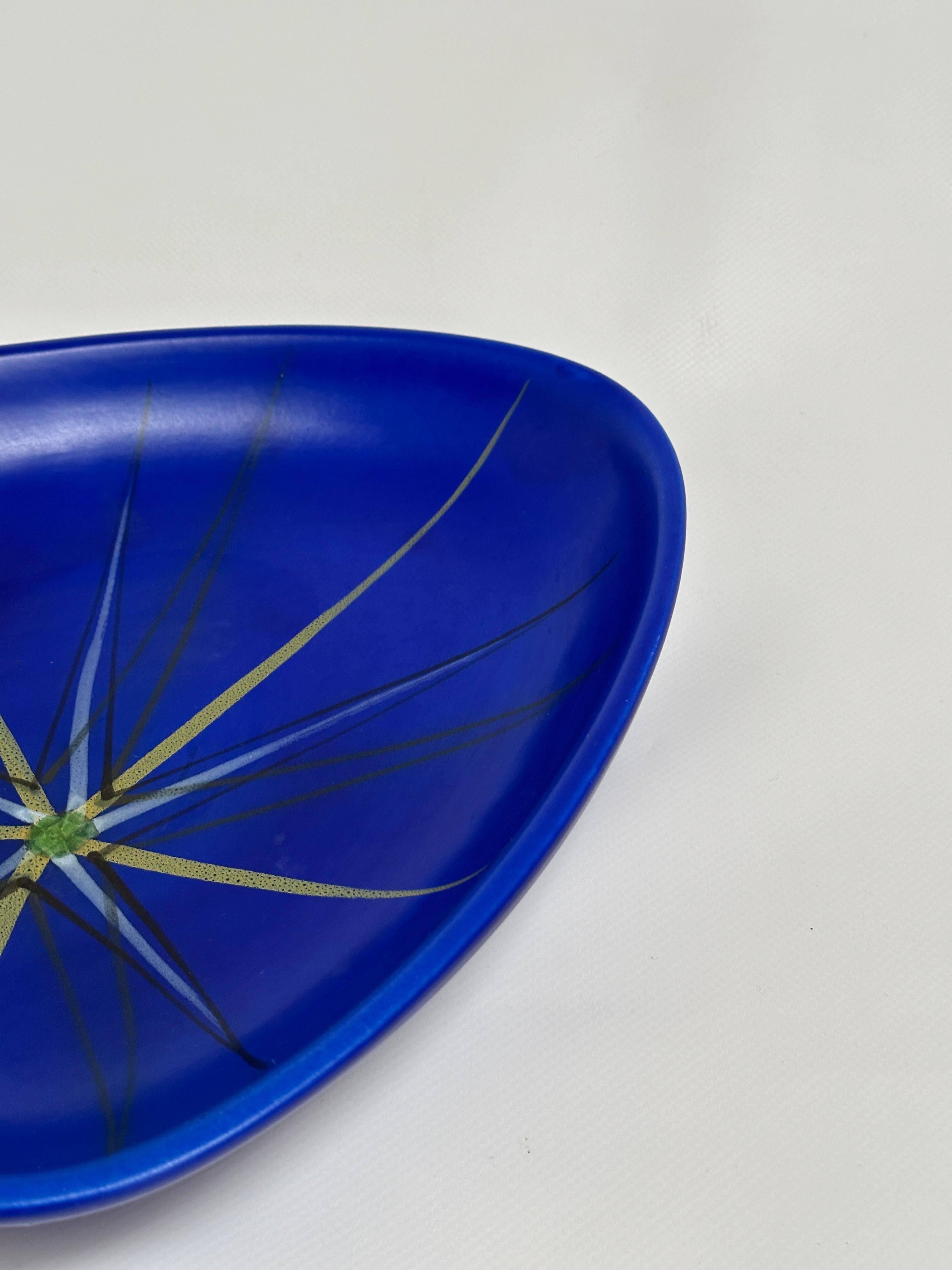 Mid-20th Century Large Free-Form Decorative Bowl, Andre Baud, Vallauris c. 1950 For Sale