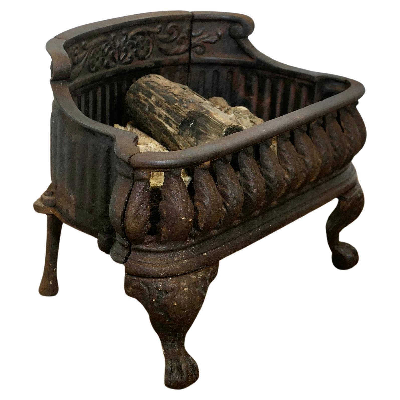 Grande grille de foyer autoportante avec ouverture pivotante