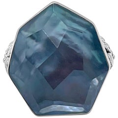 Grande bague en quartz de cristal de forme libre sur nacre et hématite