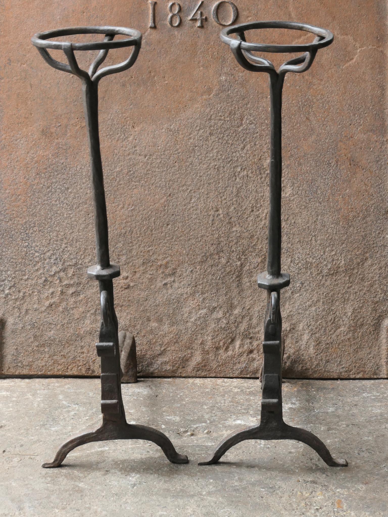 Large French 17th Century Gothic Andirons or Landiers with Wolf Head In Good Condition For Sale In Amerongen, NL