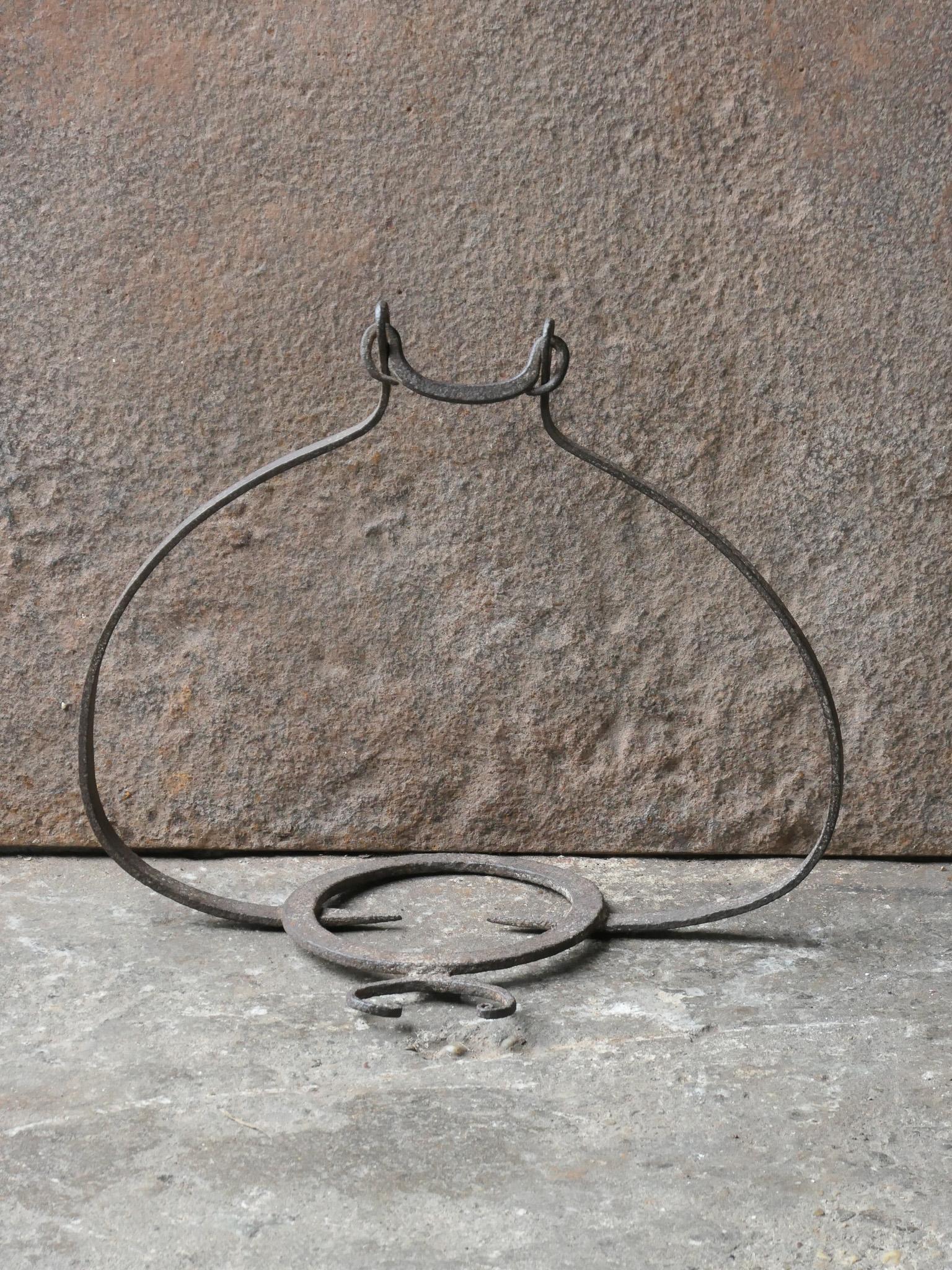Large French 17th Century Louis XIV Period Hanging Trivet In Good Condition For Sale In Soest, NL