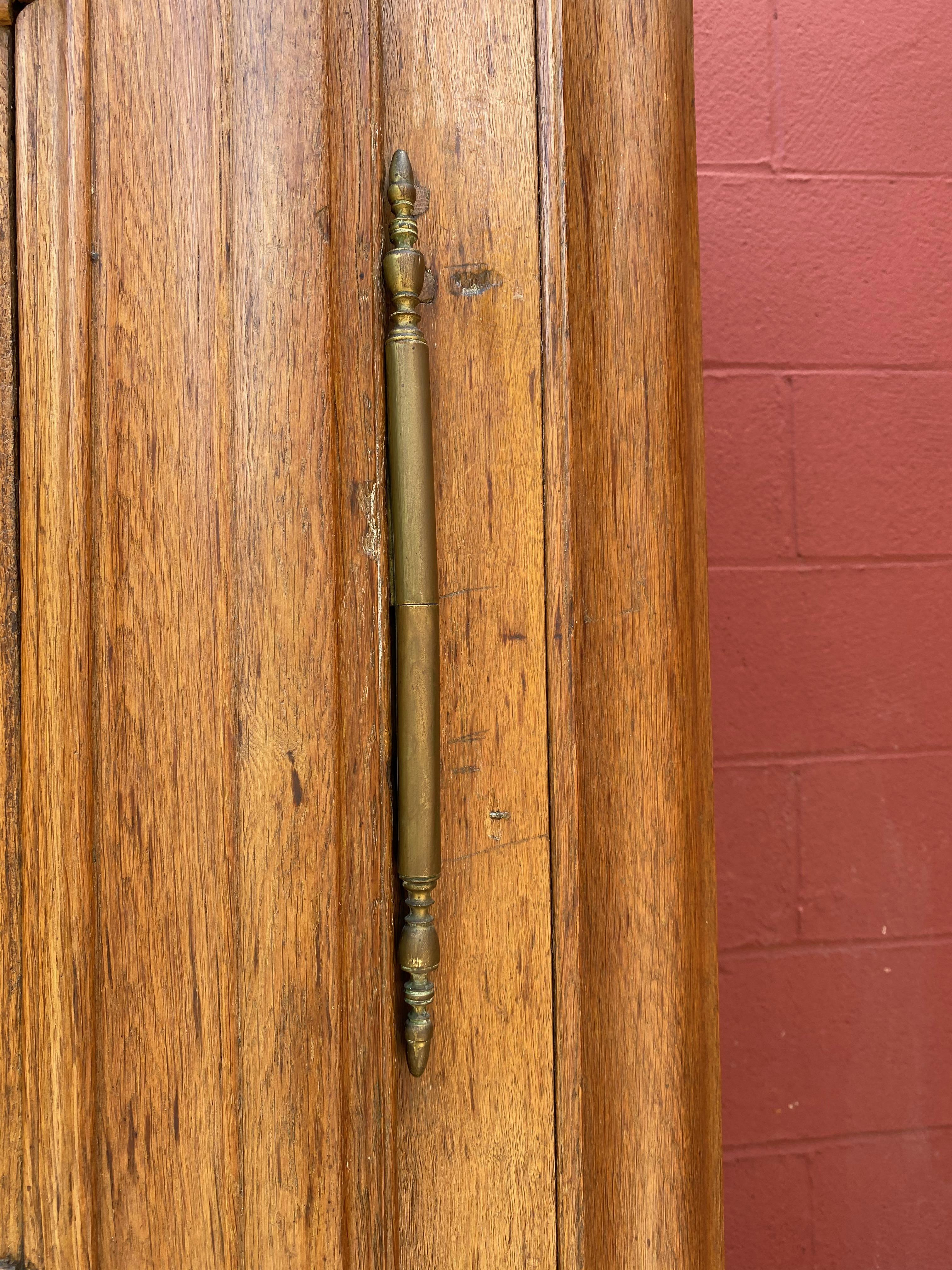 Großer französischer Eichenschrank aus dem 18./19. im Angebot 9