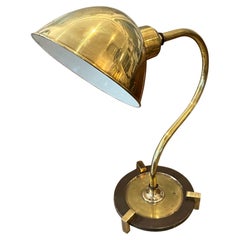 Grande lampe de bureau française en laiton des années 1950