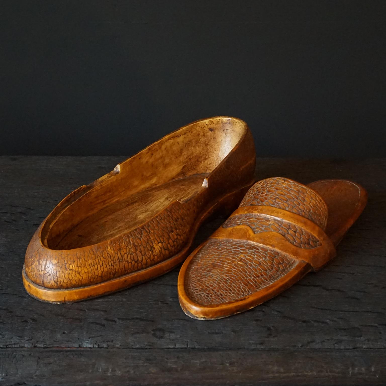 Large French 1950s Fake Wood Penny Loafer with Reptile Design Shoe Shaped Box 6