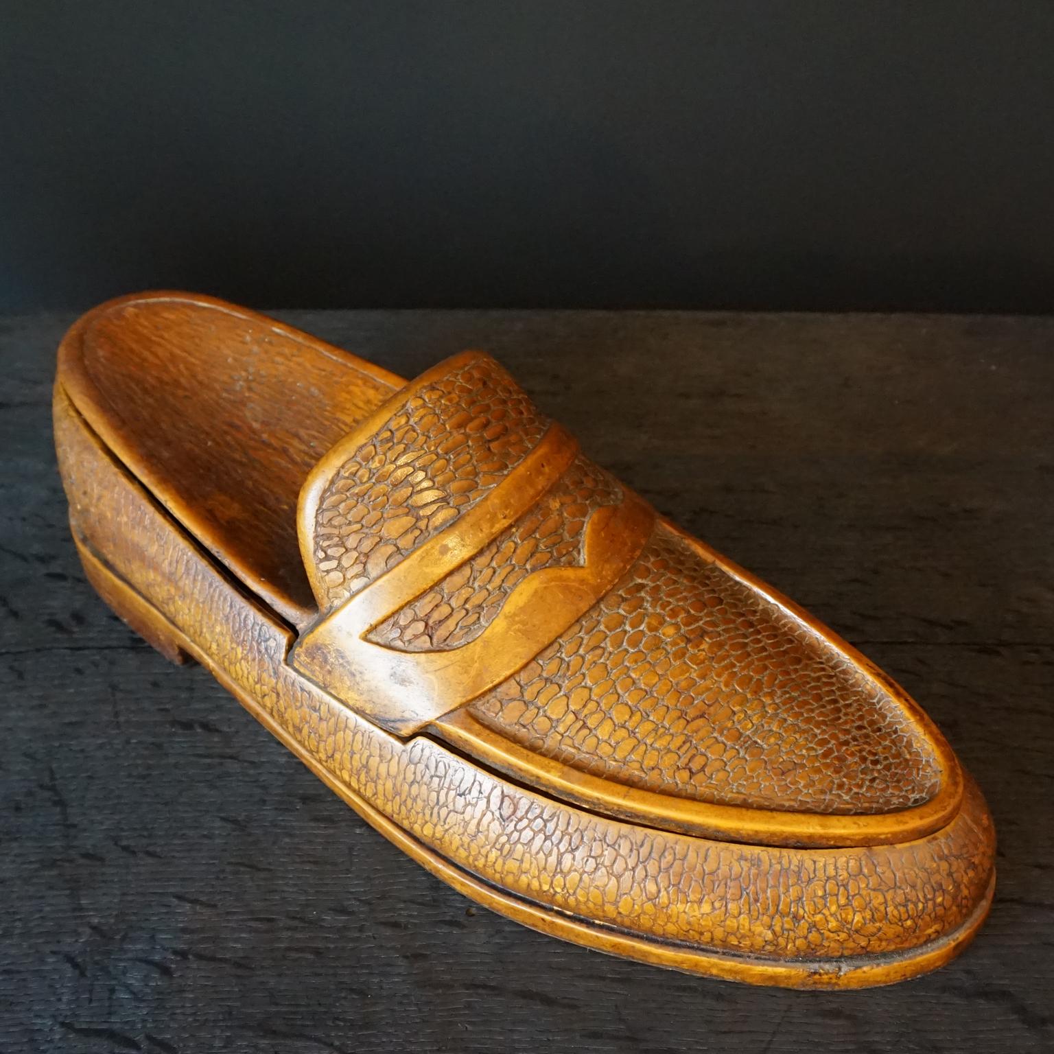 Mid-Century Modern Large French 1950s Fake Wood Penny Loafer with Reptile Design Shoe Shaped Box