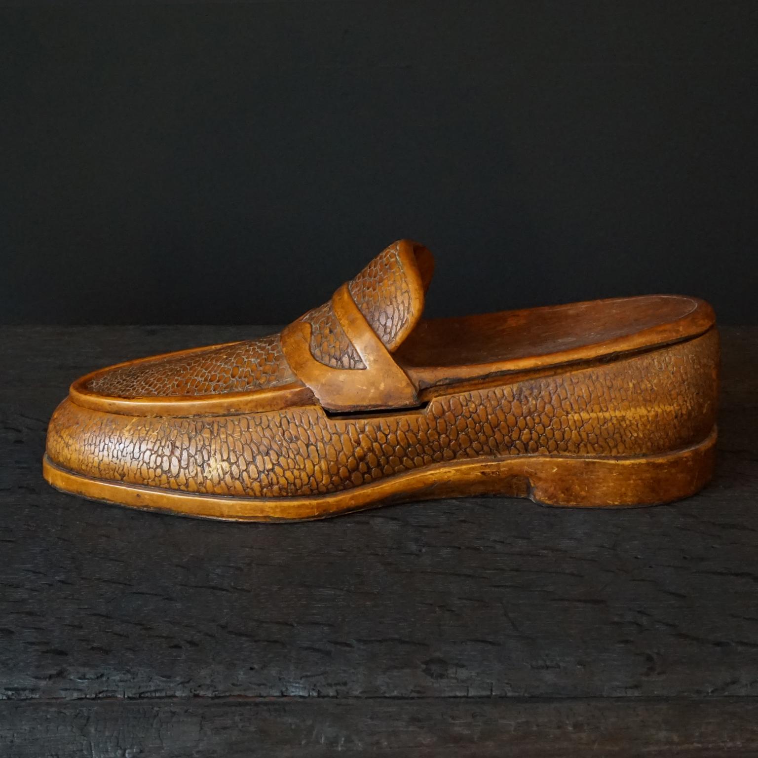 20th Century Large French 1950s Fake Wood Penny Loafer with Reptile Design Shoe Shaped Box