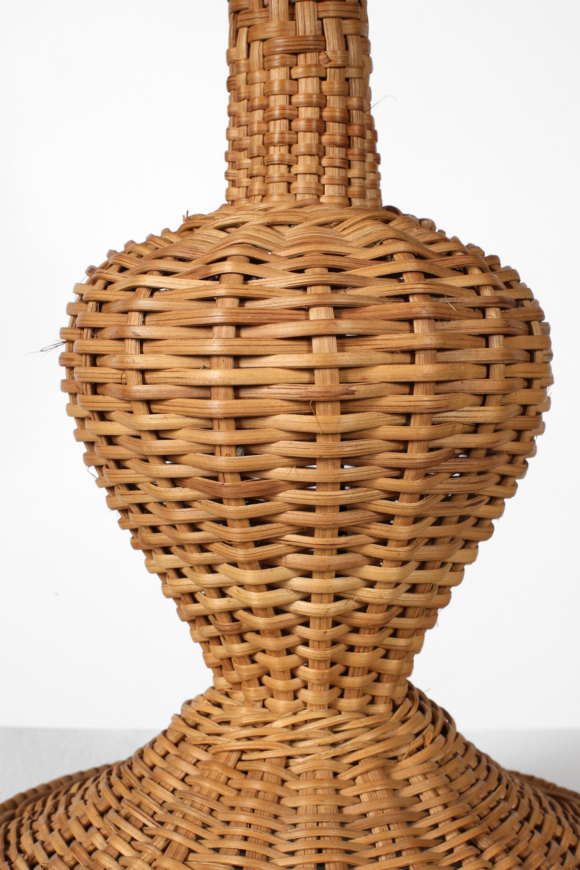 Large French 1960s Provençal Wicker Table Lamp 3