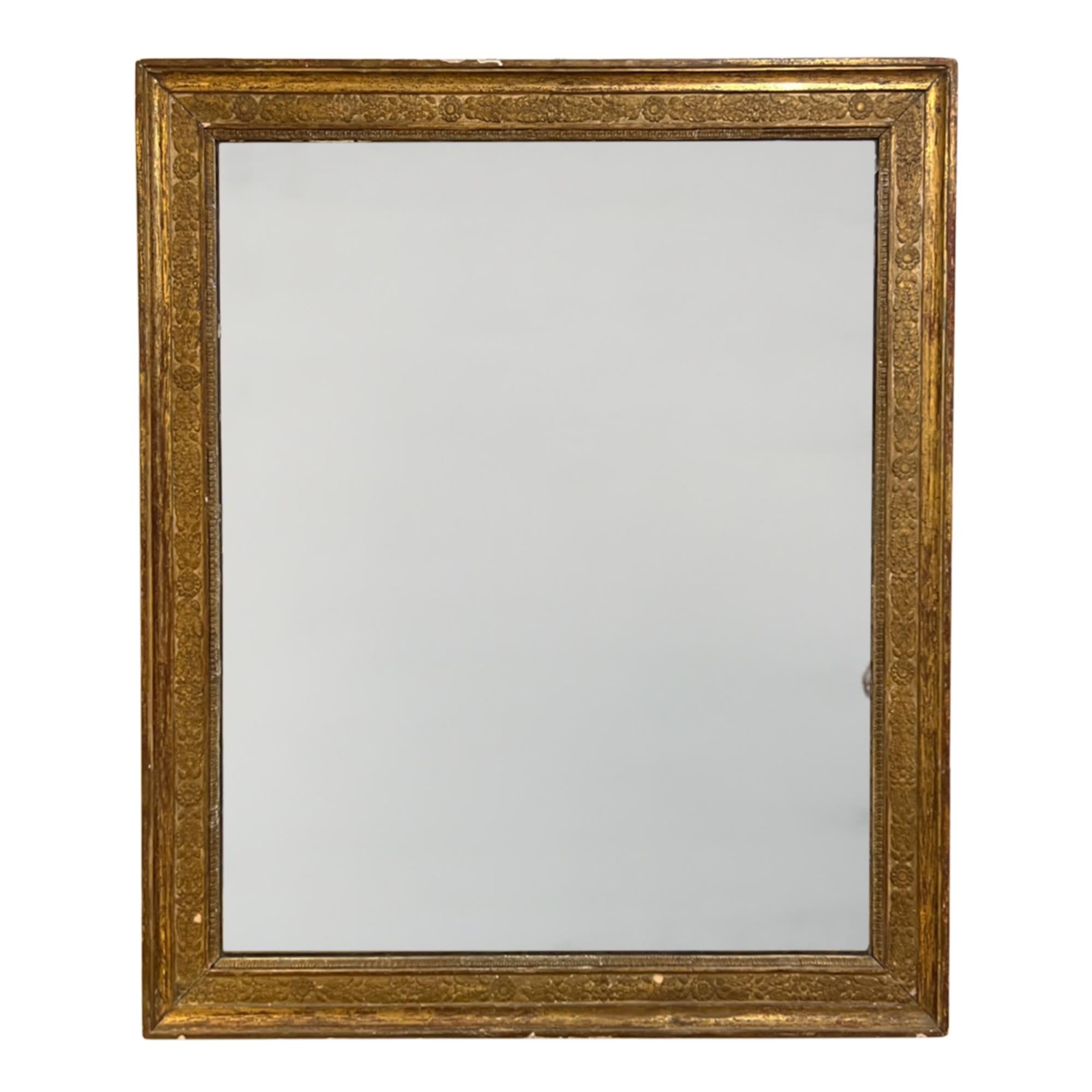 Large French 19th Century Giltwood Wall Mirror With Acorn Detail In Good Condition For Sale In London, GB