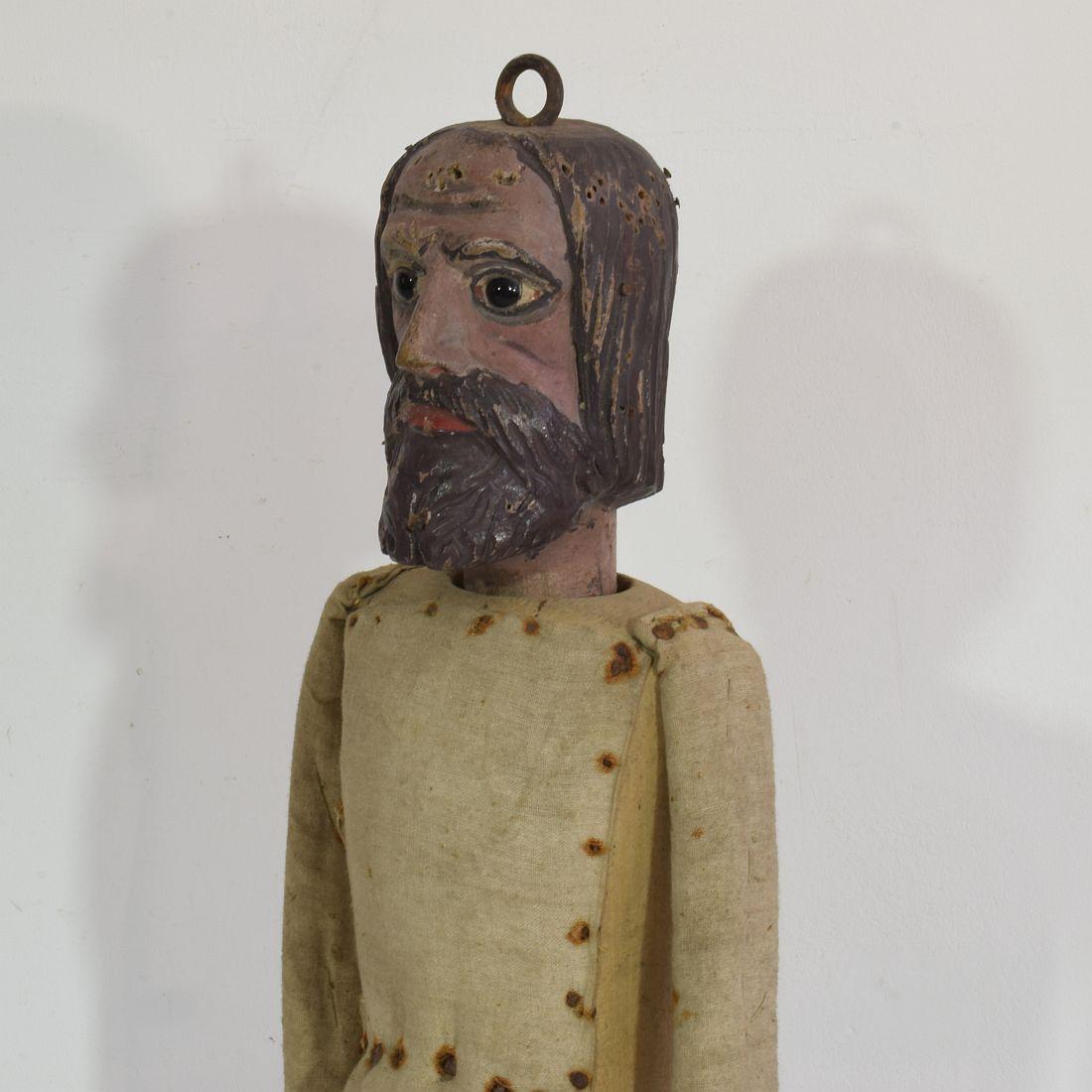Großes französisches handgeschnitztes Holzfragment einer Marionette aus dem 19. Jahrhundert im Angebot 3