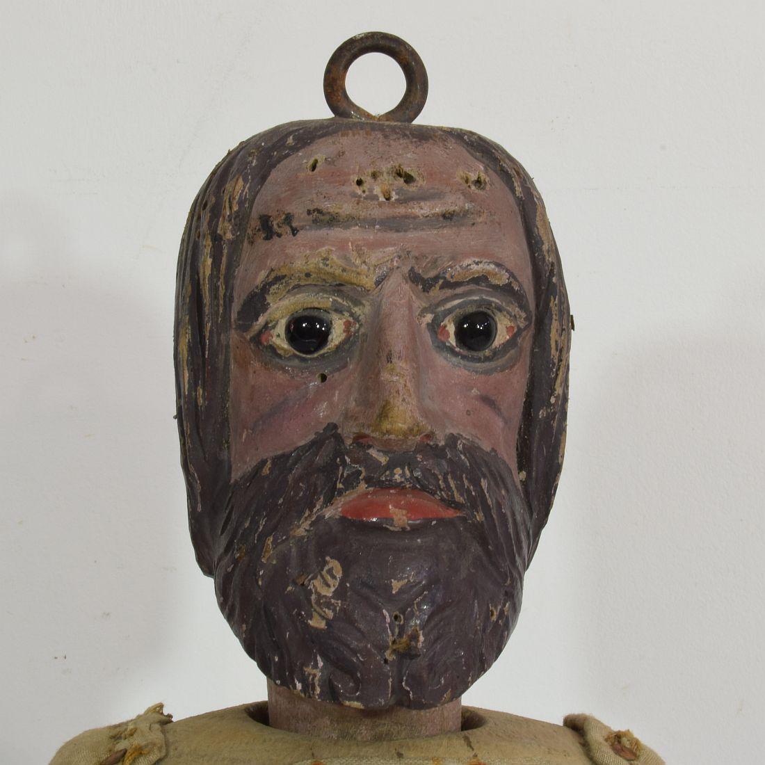 Großes französisches handgeschnitztes Holzfragment einer Marionette aus dem 19. Jahrhundert im Angebot 5